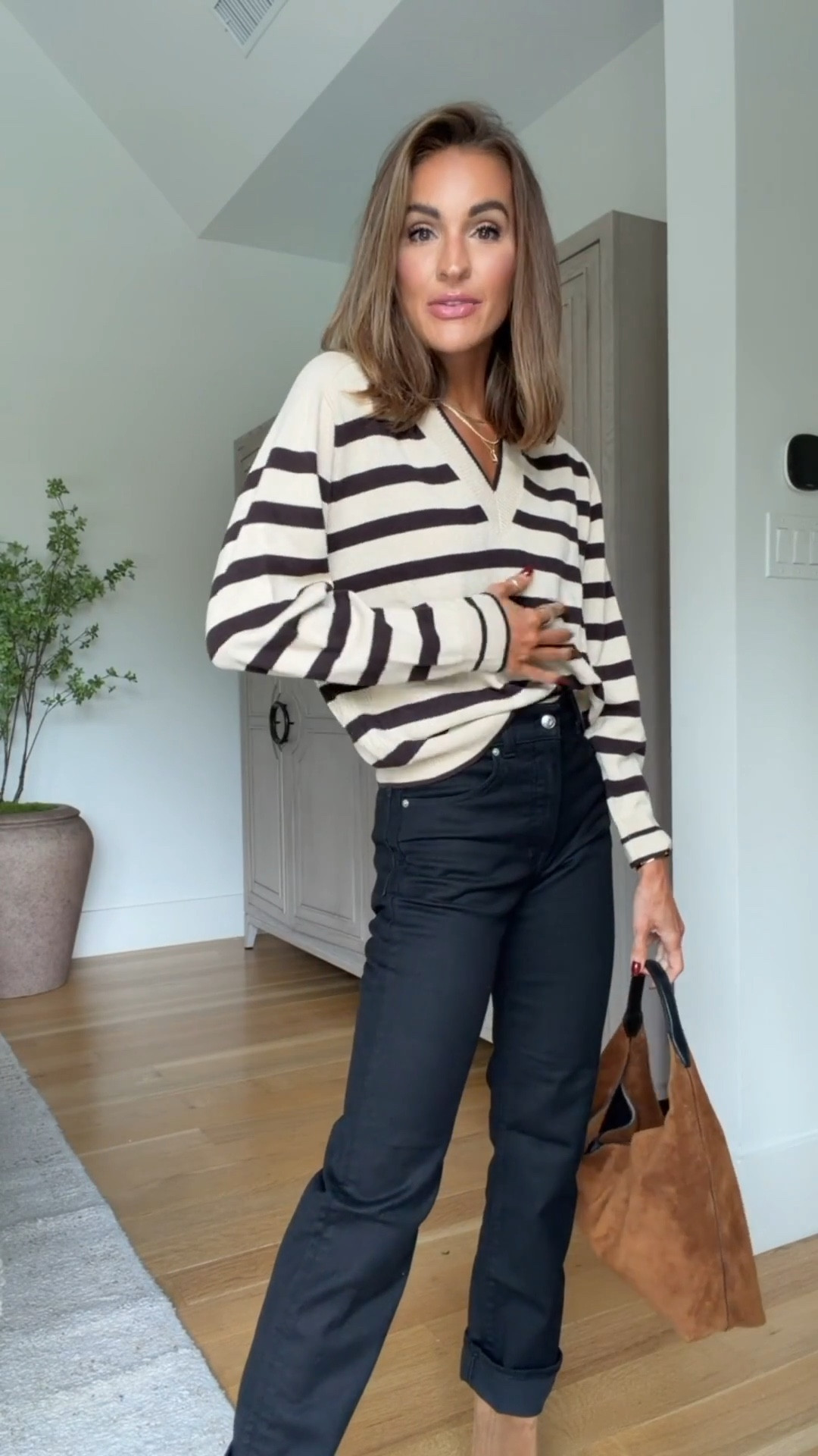 cashmere sweater + suede bag both on sale! 🤎

#LTKSaleAlert