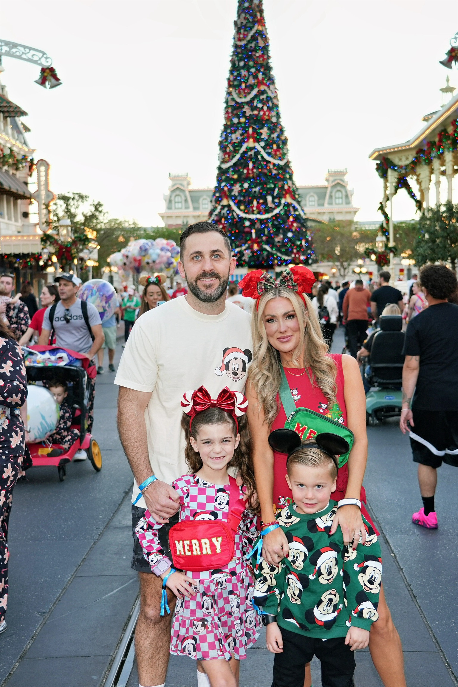 Disney family photos 📸✨

Disney, Disney family photos, Disney family outfits, family outfit inspo, holiday outfit inspo, Disney Christmas, Disney Christmas outfits, Mallory Lee Richardson 

#LTKTravel #LTKKids #LTKHoliday