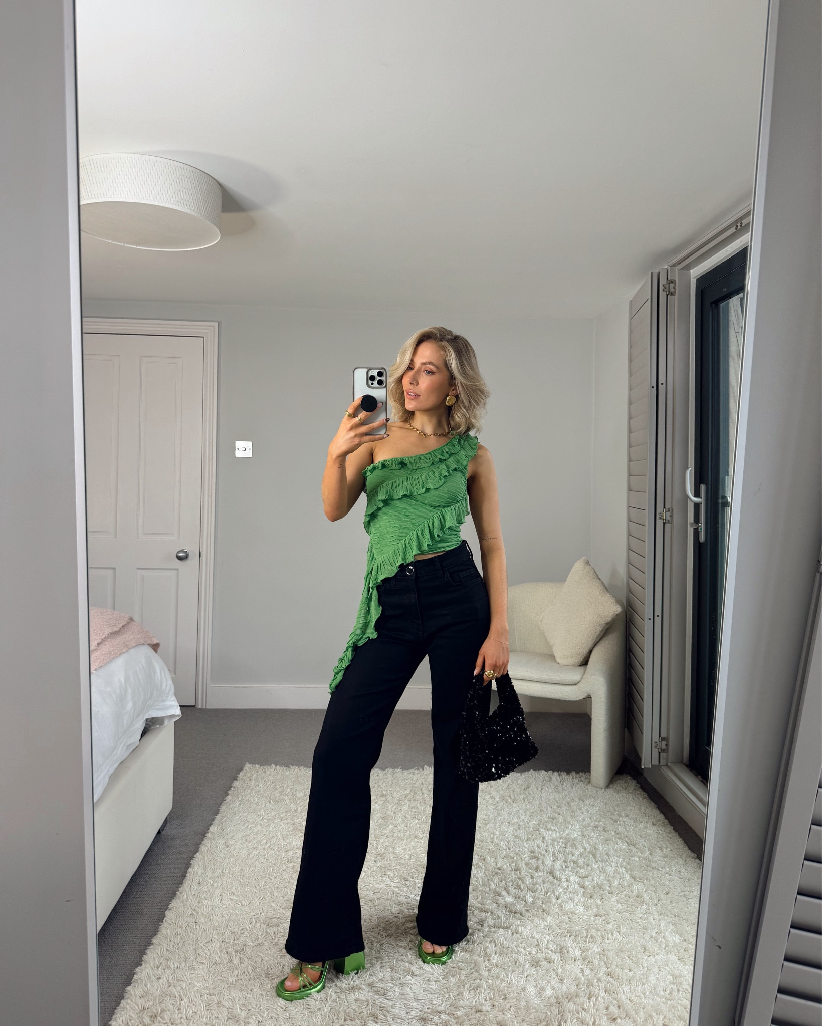 Festive outfit idea! Top is super old Zara- heels are super old NAKD sadly 

#LTKeurope #LTKuk #LTKwinter