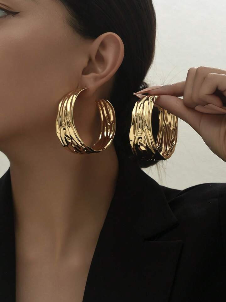 1pair Fashionable Oversized Earrings In European And American Style | SHEIN