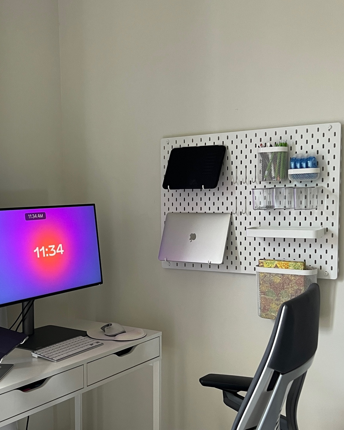 Pegboard desk setup

#LTKHome