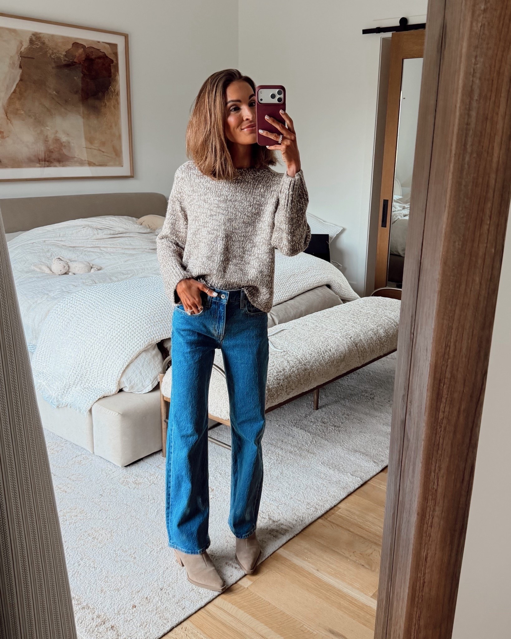 these are seriously some of the BEST jeans you can get from abercrombie! 😍 flattering silhouette and ways to par with flats or booties 🙌🏼 just perfect, classic denim! 

#LTKootd