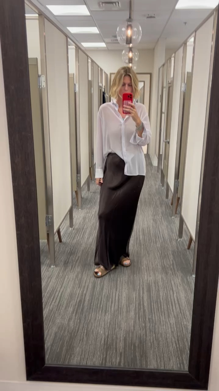 1 skirt, styled 4 different ways 🍫

Love the color- I am wearing a medium in the skirt. 

#LTKSaleAlert #LTKxNSale #LTKSummerSales