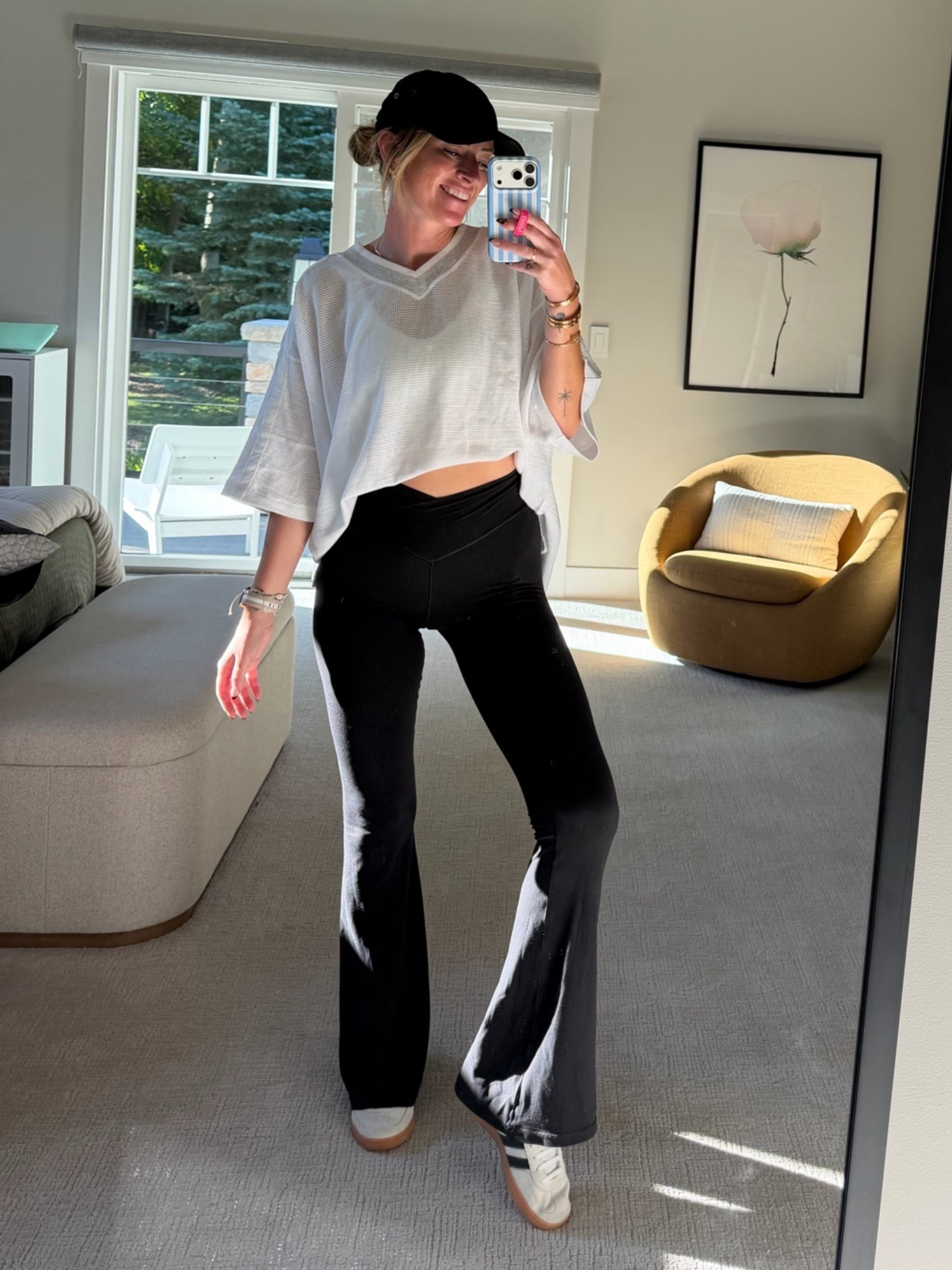 Soccer mom outfit ideas and gameday style 
Game day sidelines outfits 
Black leggings and aerie mesh top