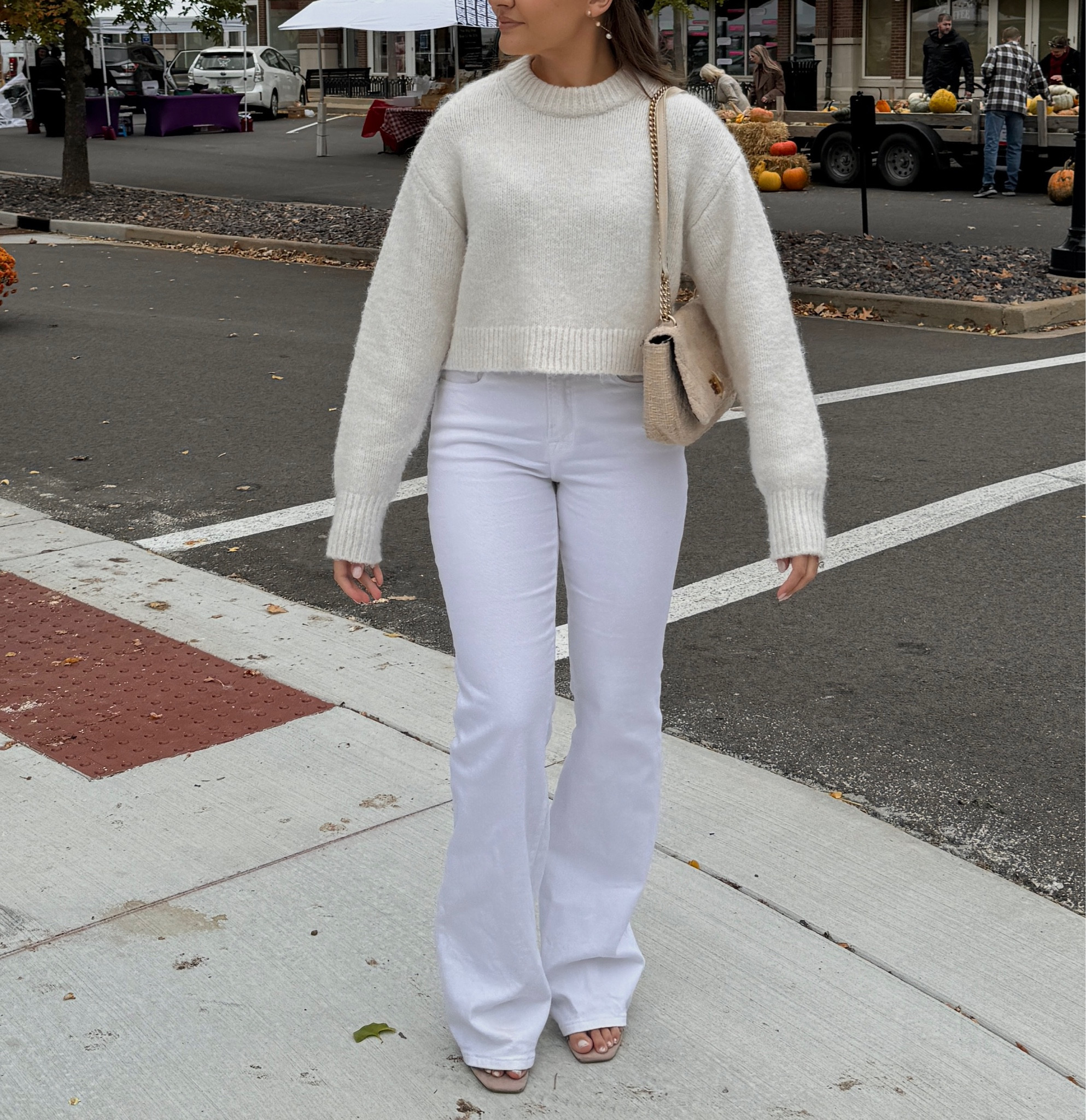 All white moment🤍🤍

#LTKstyletip #LTKSeasonal #LTKHoliday