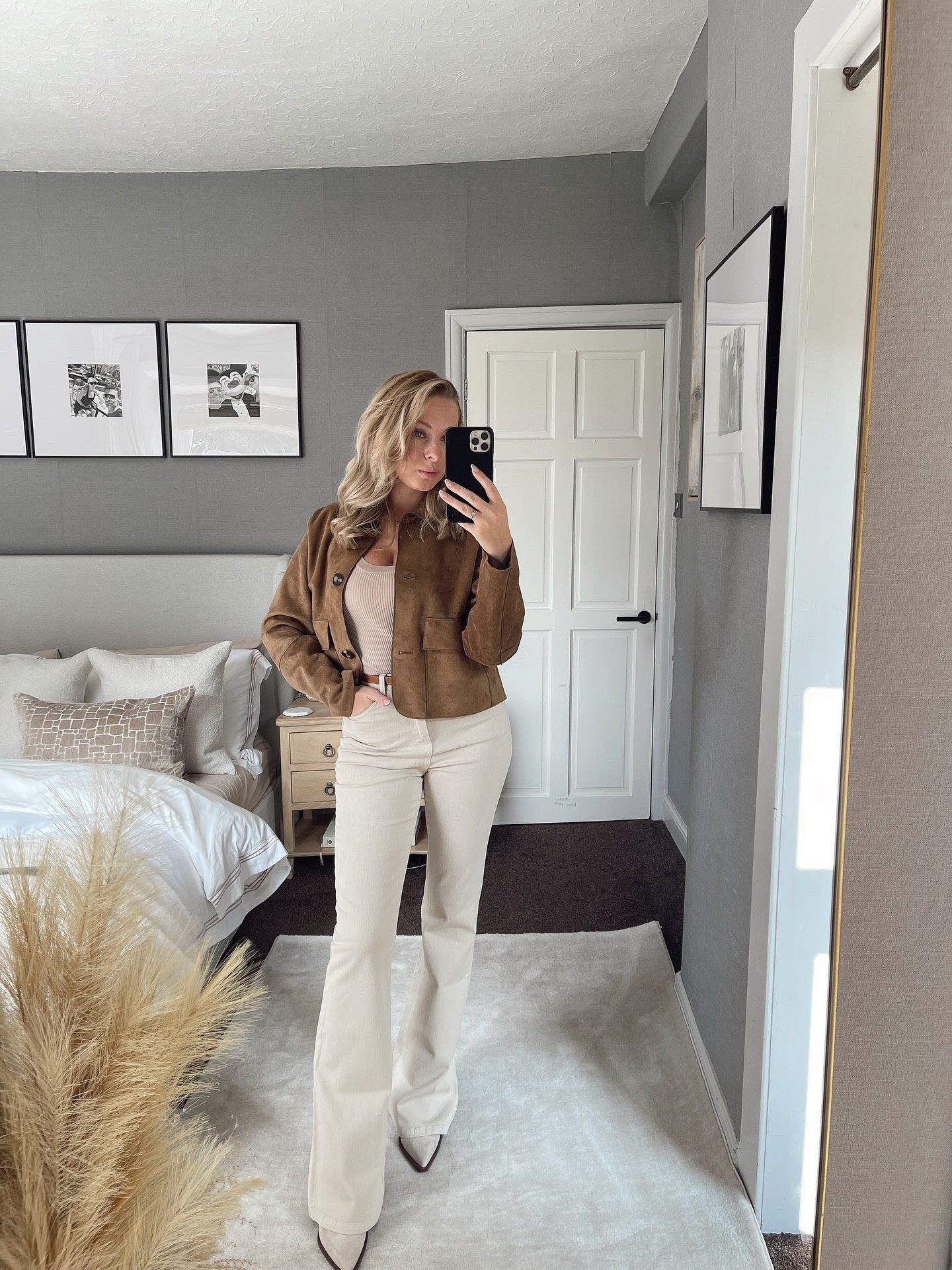 Currently in that awkward phase where I don’t know if I need sunglasses or a scarf when I leave the house 🤷🏼‍♀️” 🕶️🍁

@zara - Jacket 
@mango - Jeans 
@hm - Boots 

#summer #autumn #cozyseason #fallfashion #neutralfashion #suede #suedejacket #bootcutjeans #westernboots #creamandbrownoutfit #blondeoutfit #blondebombshell #leedsfashion #neutraloutfit #emmaeva #leedsbloggers #zara #potd #ootd #zarawoman @zara @mango @hm #ʜᴍxᴍᴇ #falloutfit #autumnoutfit #highstreetfashion #classyfashion #elegantfashion #fyp #creamjeans #cowboyboots #oldmoneystyle

#LTKautumn #LTKuk #LTKmodest