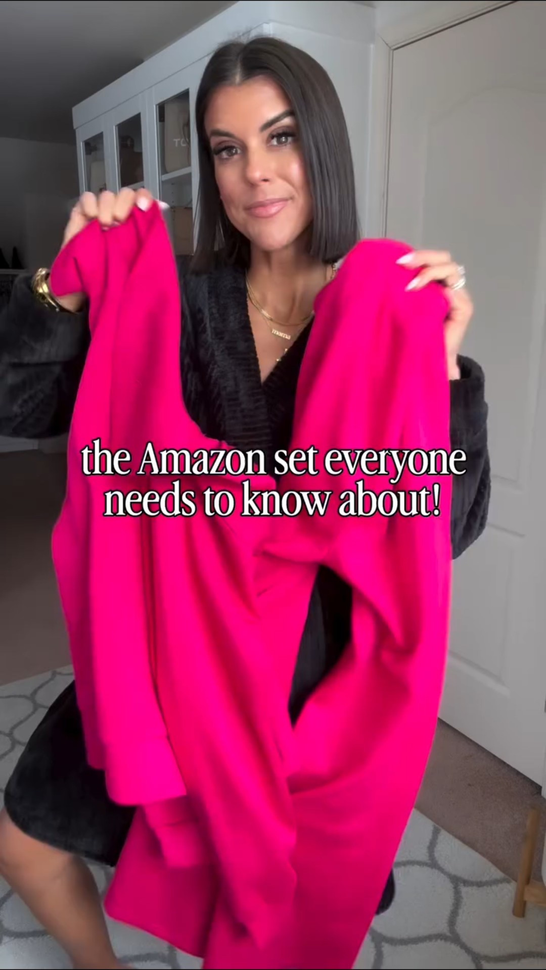 comment SET + I’ll send it your way! Amazon lounge set that is such a good one girls! Comes in tons of colors, but this pink just makes me happy!! 

everything in my bio, and also here 👇🏼
https://amzlink.to/az0RTg4KthCbI

#loungeset #amazonset #traveloutfit