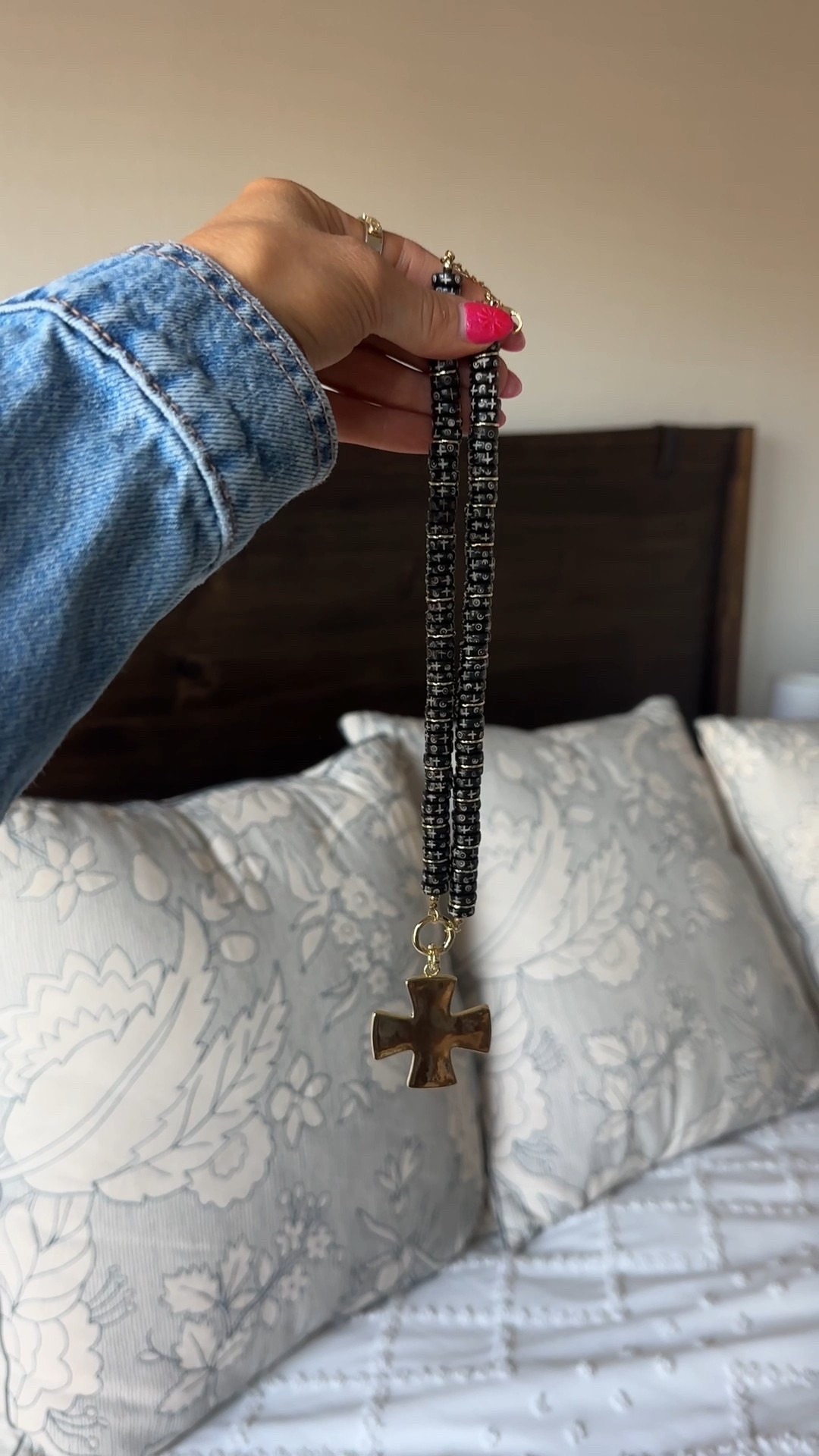 the perfect rodeo necklace!! use code BRIT20 for 20% off

#LTKSaleAlert #LTKFindsUnder100 #LTKootd