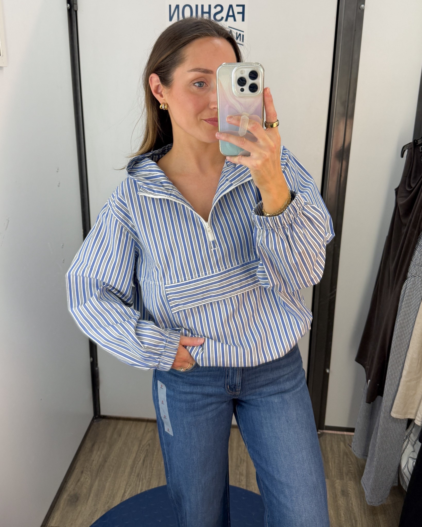 Are you shopping The Old Navy 50% off sale? Love this lightweight anorak wearing a size small. ￼