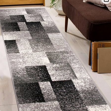 Rugshop Modern Distressed Boxes Runner Rug 2' x 7' Gray

#LTKHome #LTKSaleAlert #LTKFindsUnder50