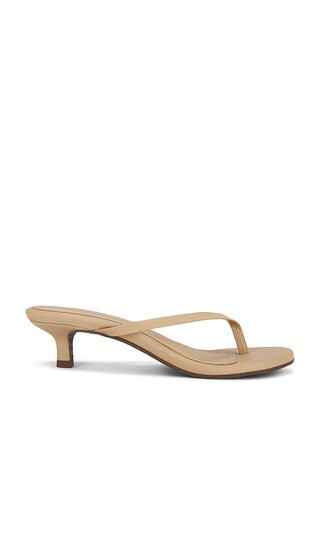 TKEES Julia Flip Flop in Nude. - size 6 | Revolve Clothing (Global)