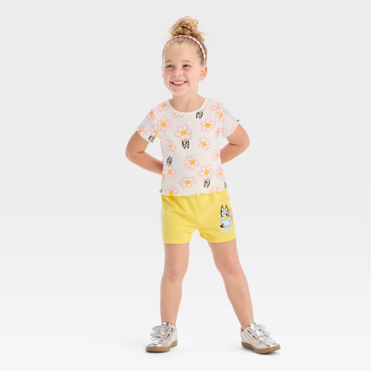 Toddler Girls' 2pc Bluey Daisy Short Sleeve T-Shirt and Shorts Set - Yellow | Target