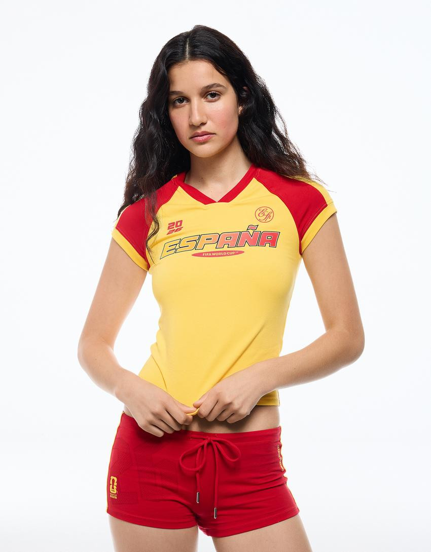 V-Ausschnitt-Shirt Spanien FIFA WORLD CUP\u2122 - Damen | Bershka DE