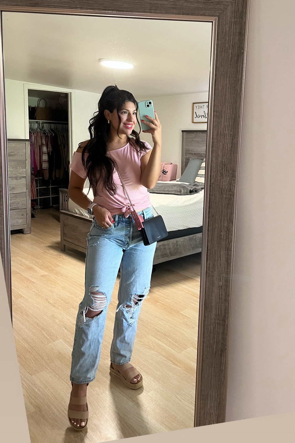 Happy Saturday 💕 quick go to Gender reveal outfit for the day. Linked below. 🤍

#LTKFindsUnder50 #LTKStyleTip #LTKMidsize