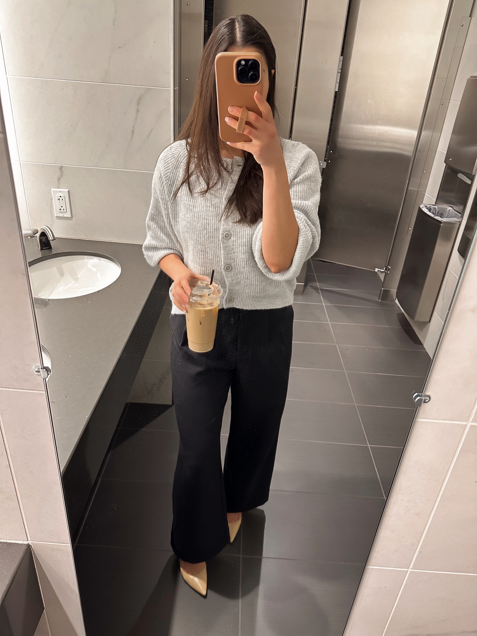 Target sweater that looks like aritzia 🙌🏽 I love this with wide leg pants for a cute and classy corporate look. 🩶 


Aritzia dupe, Target finds, Target sweater, corporate outfit, petite work look, petite work pants, wide leg pants for petites, business casual, smart casual, 9-5, workwear, office outfits, office look, work outfit, work pants, capsule work wardrobe, spring work outfit, spring transition outfit, petite work outfit, grey sweater, grey cardigan, grey cropped cardigan

#LTKPetite #LTKFindsUnder50 #LTKWorkwear