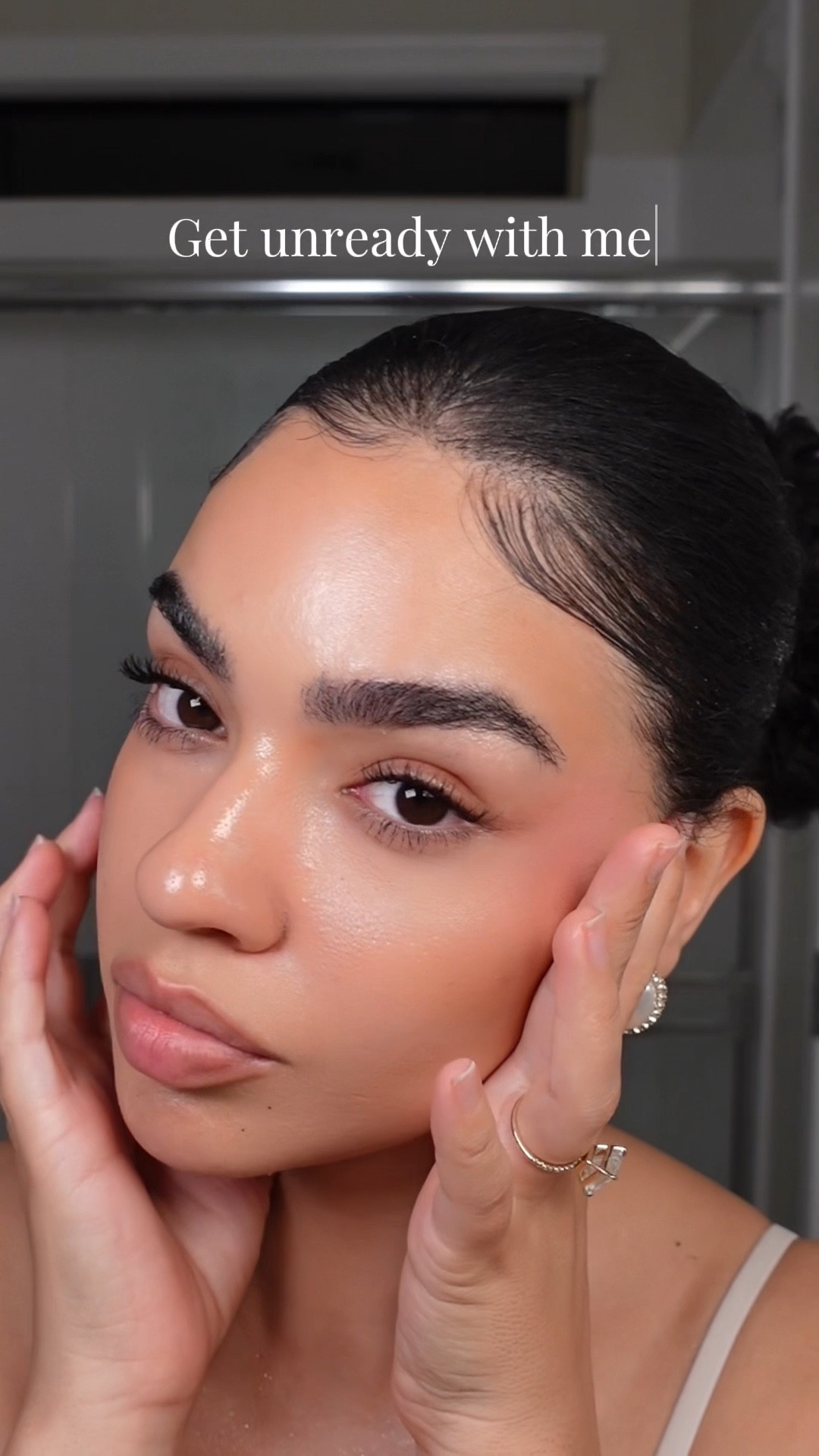 Get unready with me

#LTKselfcare #LTKBeauty #LTKSaleAlert