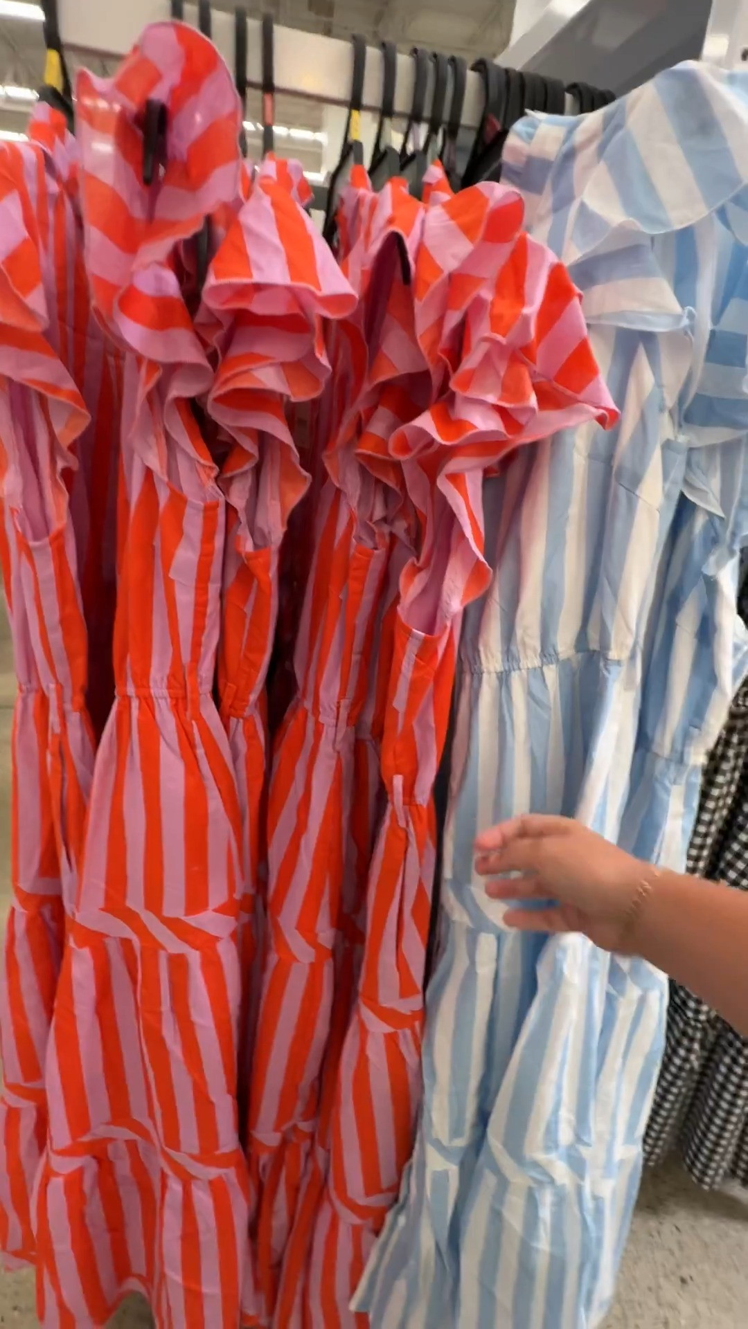 Such a pretty dress!  

 #LTKdayinmylife #LTKgrwm #LTKootd