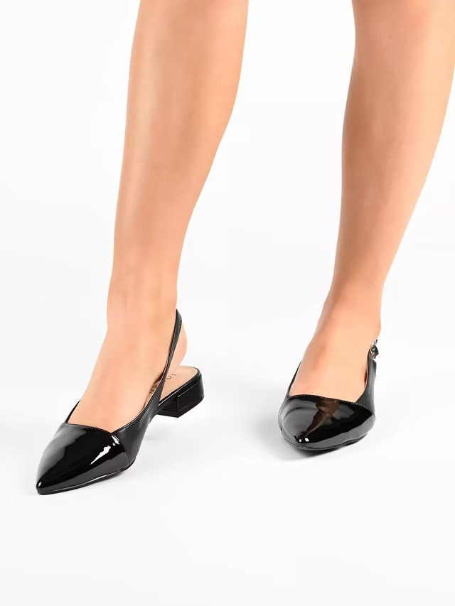 Journee Bertie Flat | DSW