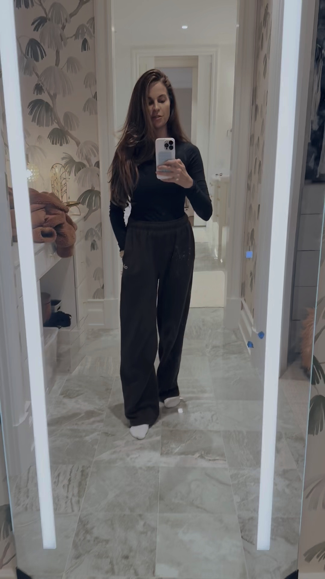 Reminder to BUILD PUT THOSE BASICS! 

#LTKWatchNow #LTKOver40 #LTKActive