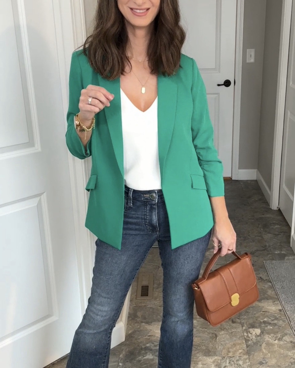 From office to evening. This holiday blazer is the perfect piece for your wardrobe. 💚 

#LTKgrwm #LTKootd #LTKWorkwear