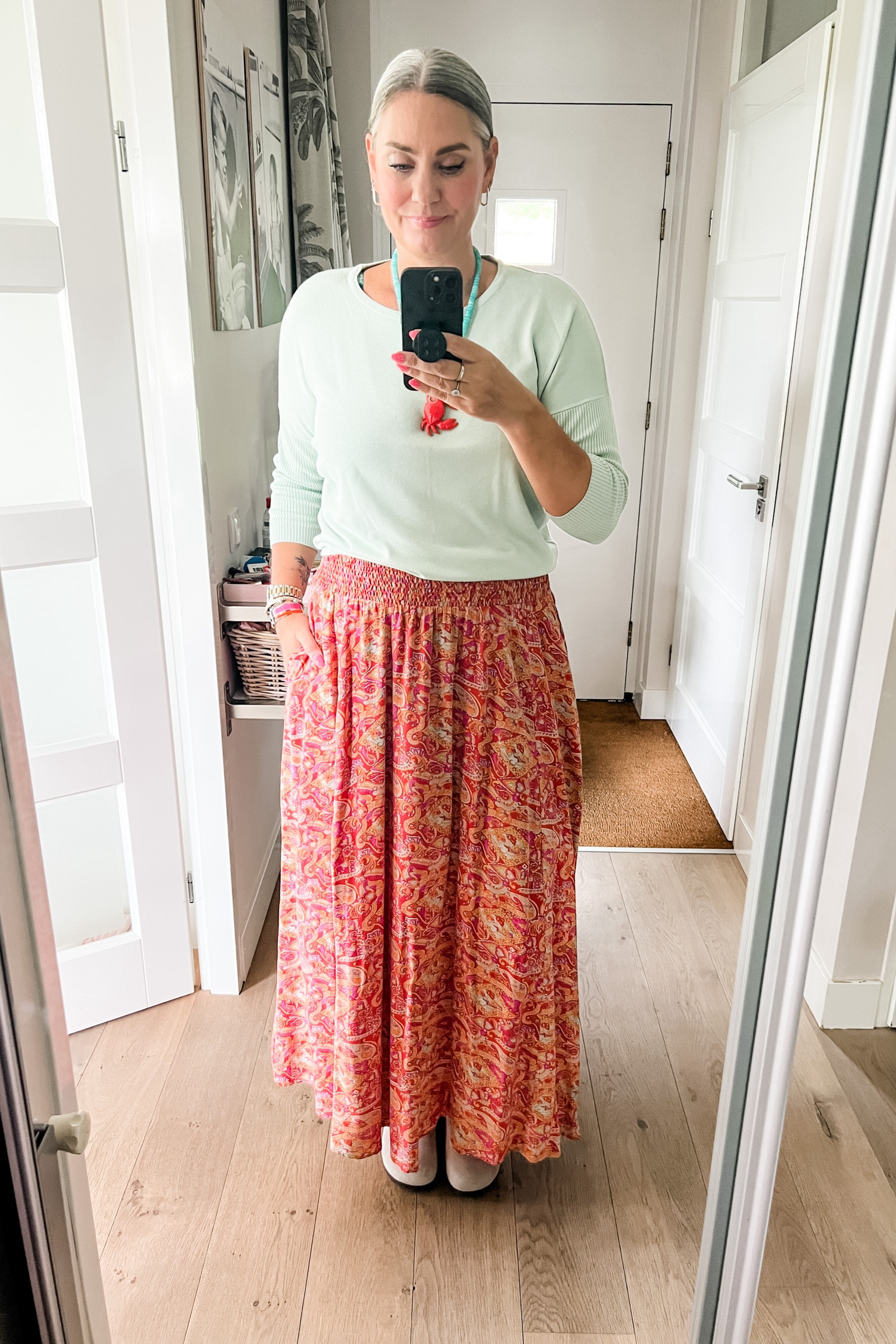 Ootd - Saturday. Mint green 3/4 sleeve jumper (old) paired with a silk secondhand maxiskirt from Sissel Edelbo, turquoise crab necklace (Zara) and suede Birkenstock. 



#LTKmidsize #LTKeurope #LTKnederlands