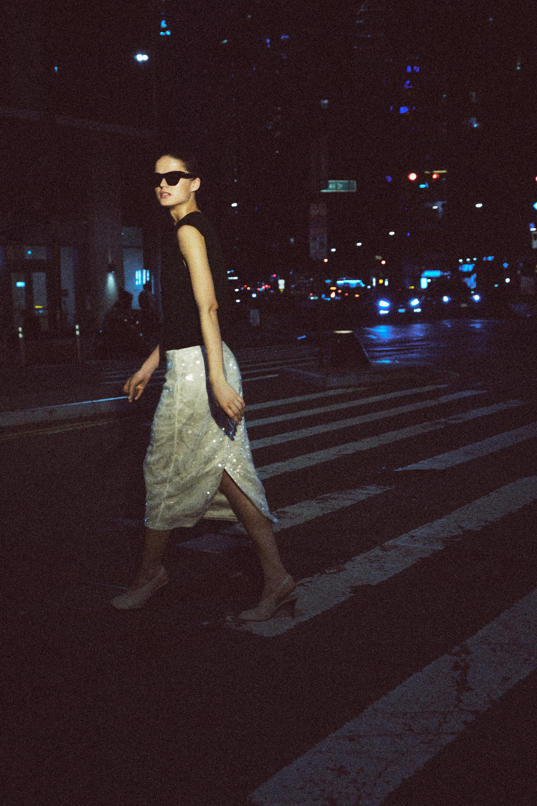 ZARA WOMAN COLLECTIONMid-waist midi skirt with sequin appliqué details. Straight hem. Invisible ... | Zara UK