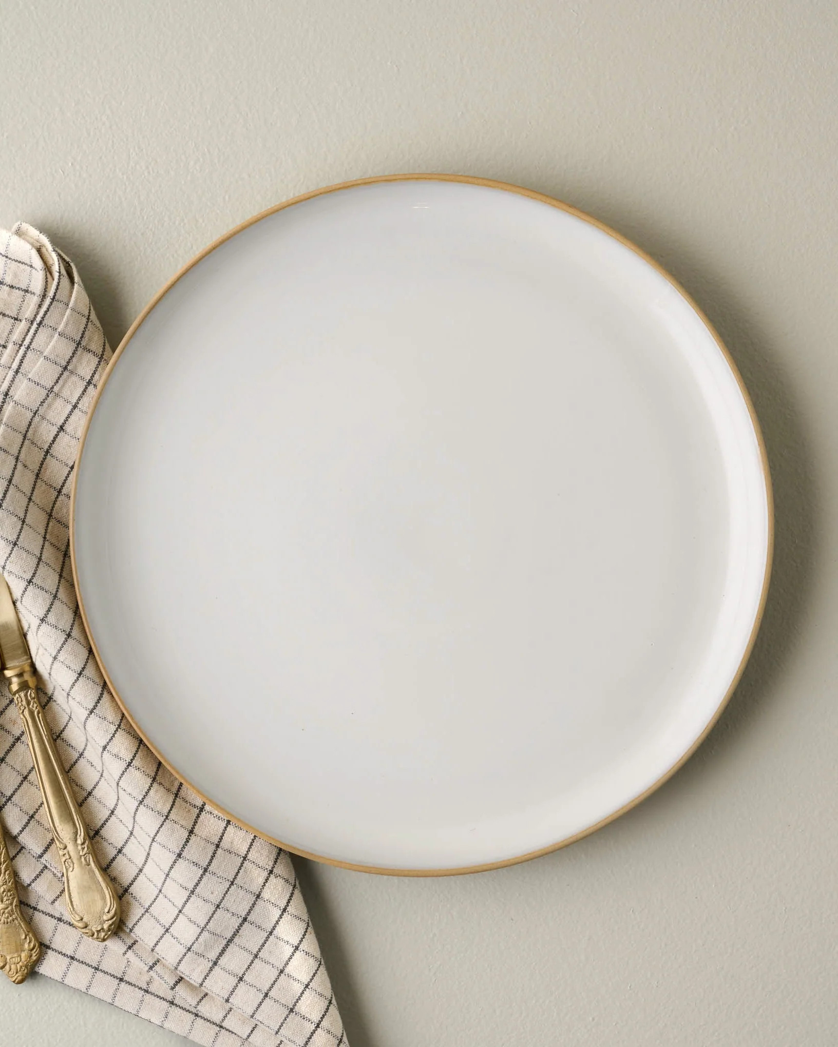 Stone White Lakelynn Plate | Magnolia
