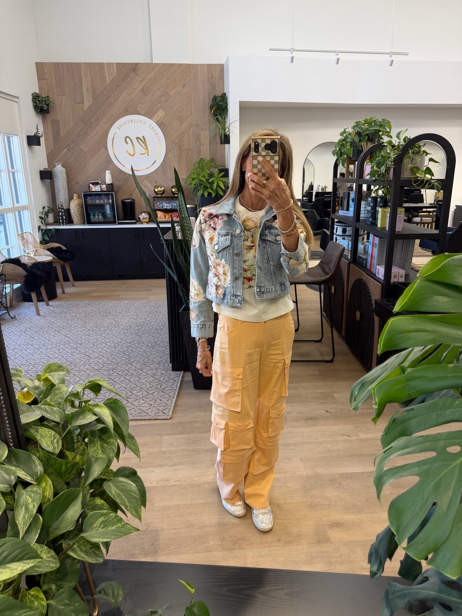 I’m loving this entire Alice and olivia vibe.

#LTKgrwm #LTKootd #LTKOver40