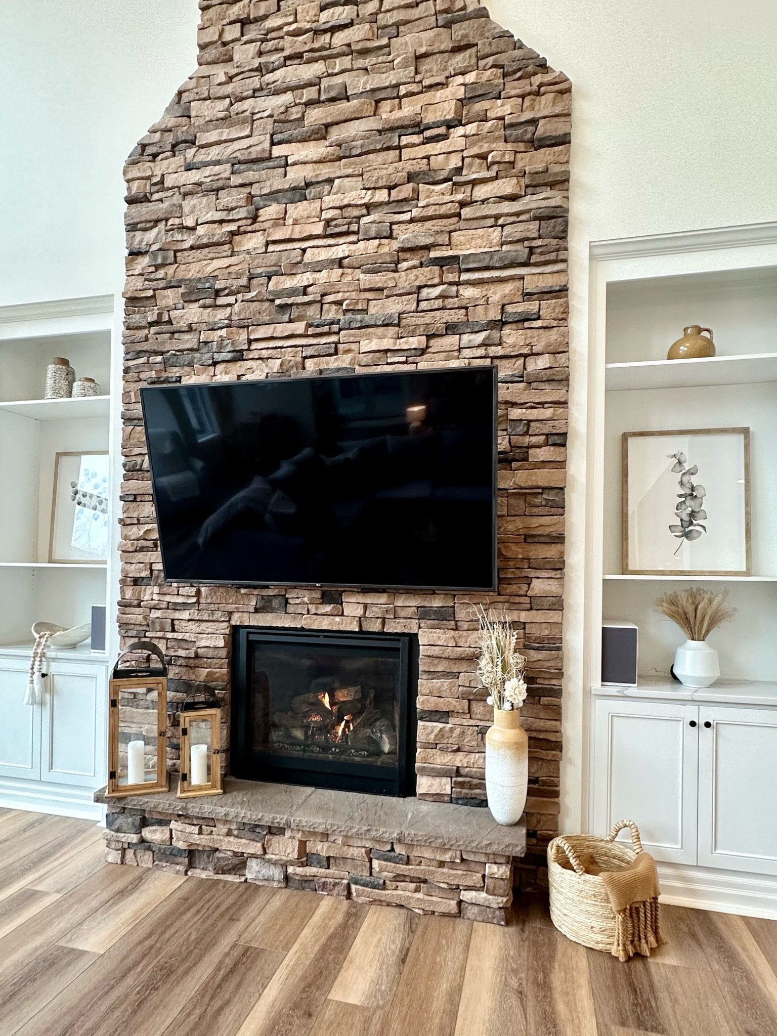 Living room decor! Styled shelves. Mostly from amazon home 

#LTKunder50 #LTKhome