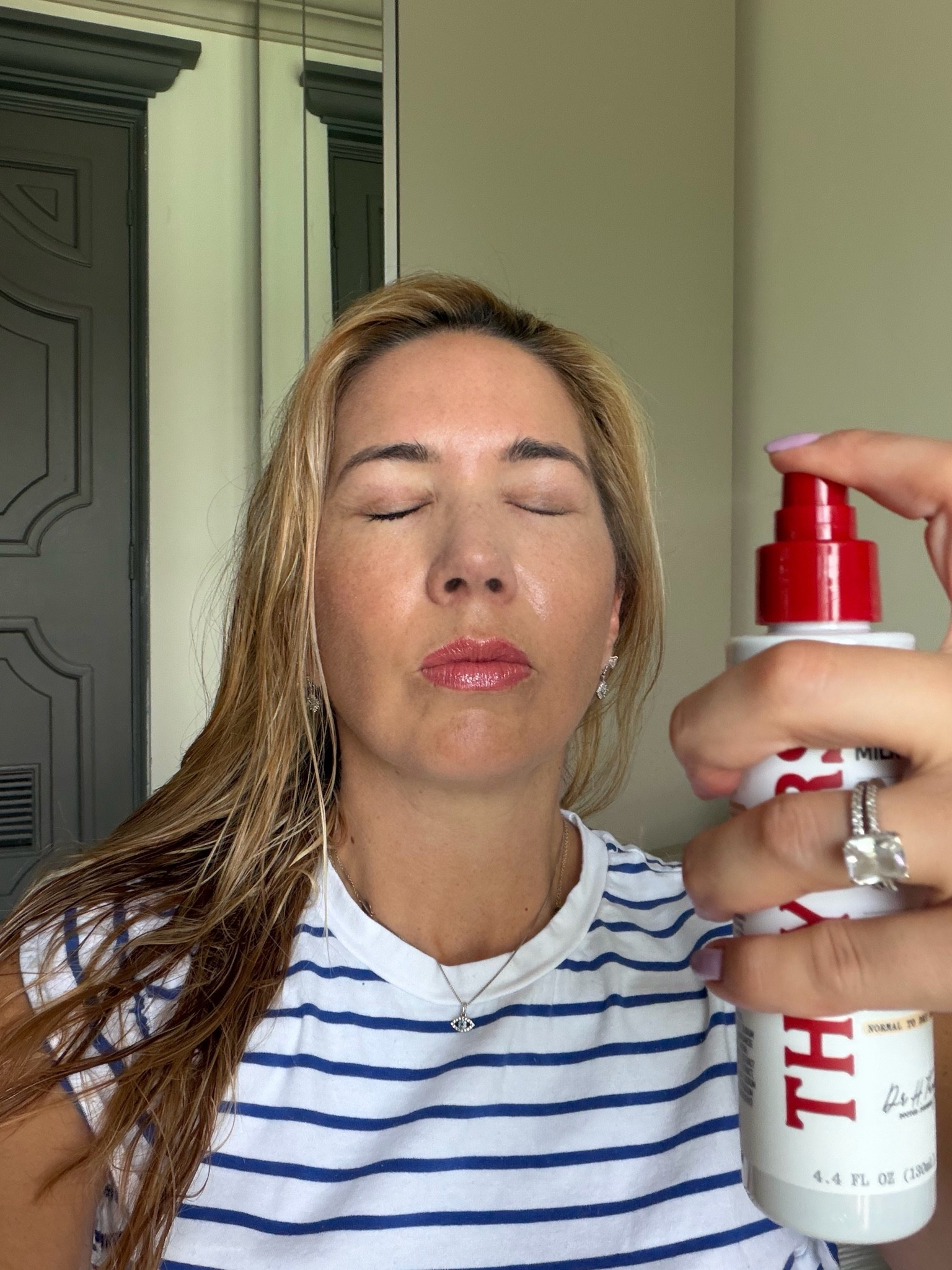 Perfect milky refreshing and hydrating mist
