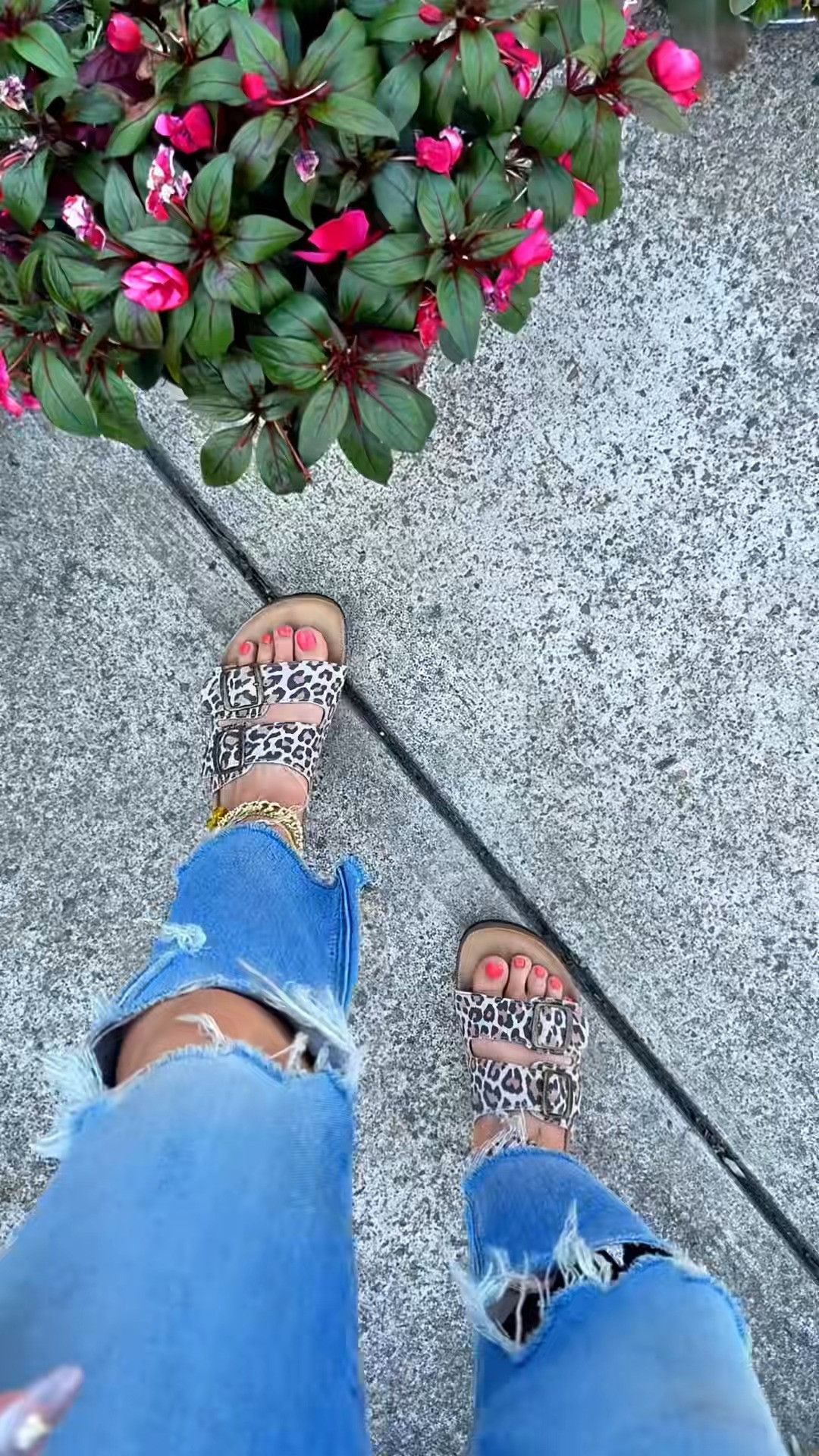 Keep it cool and comfy with White Mountain footbed sandals—your everyday go-to. #whitemountainfootbedsandals #comfortablesandals #summersandals #ad 

 #LTKootd #LTKActive #LTKTravel