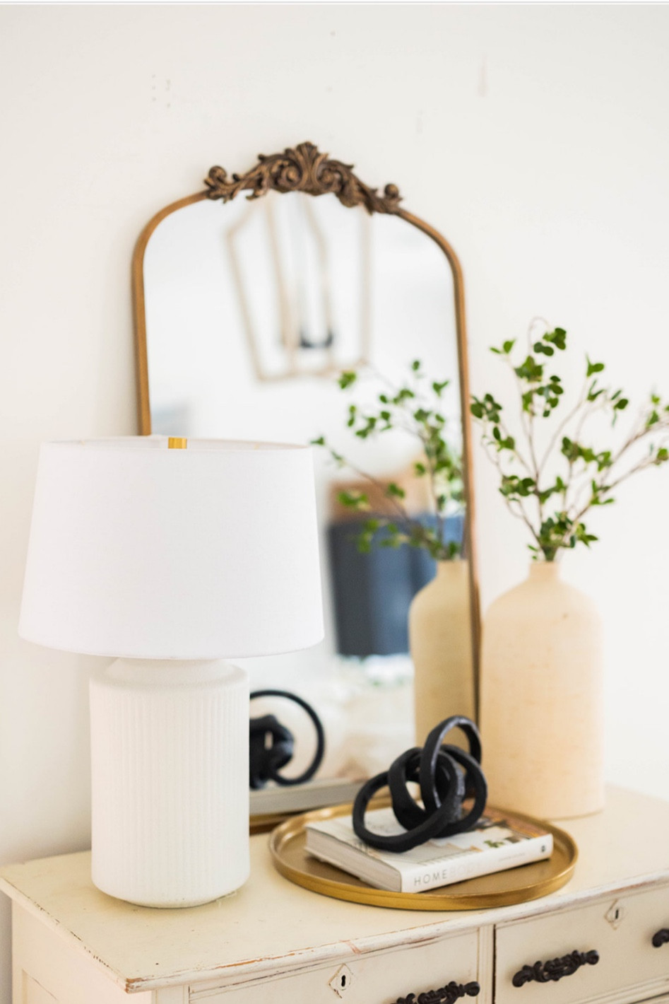 Spring decor // Home decor // Console table // Modern farmhouse 

#LTKSeasonal #LTKhome #LTKstyletip