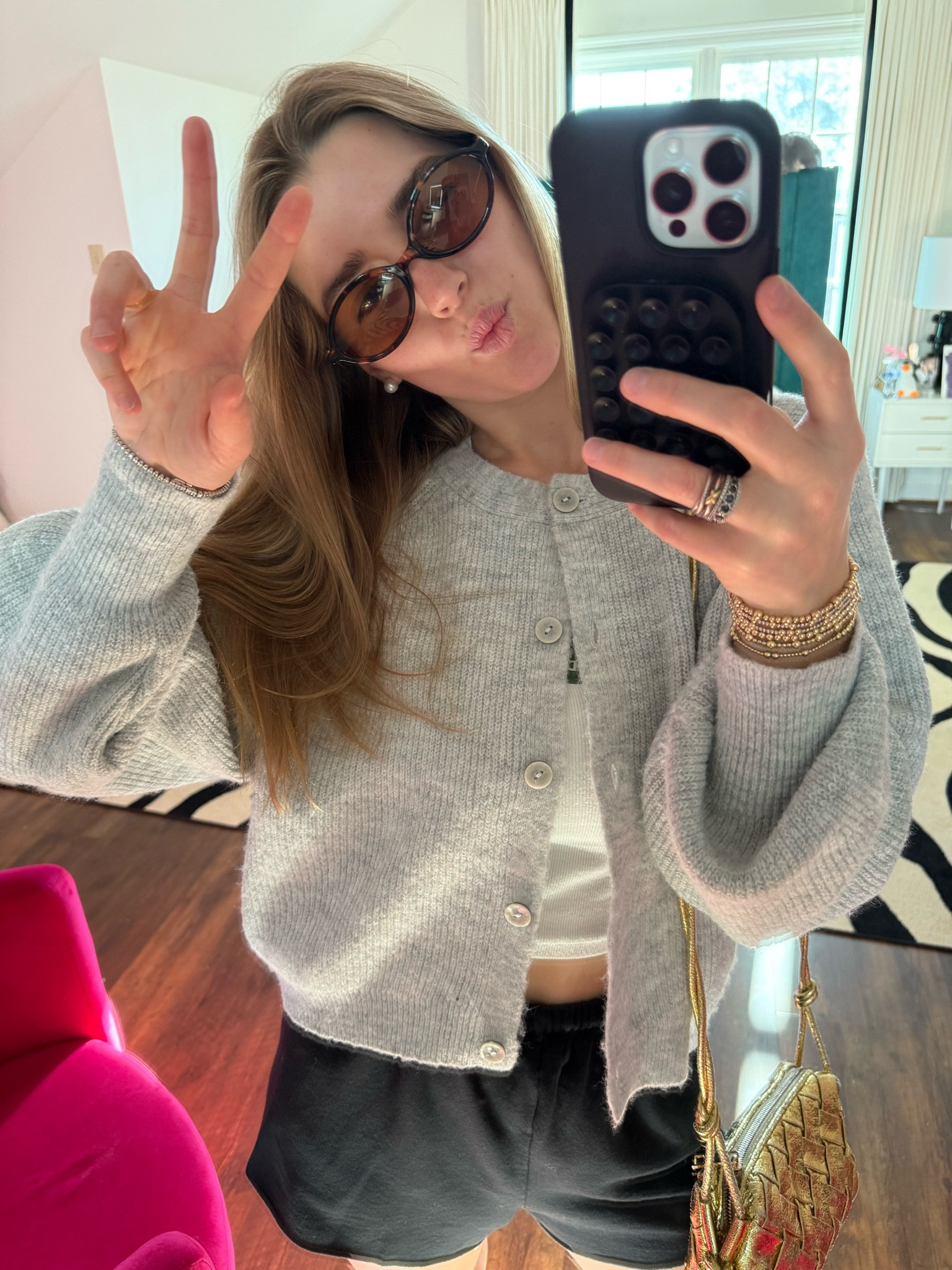 The cutest and comfiest sweater!! Im wearing a size XL


#LTKStyleTip