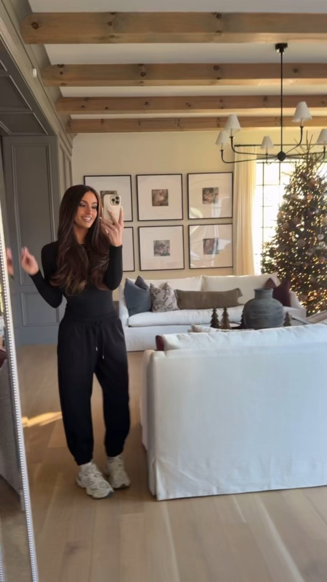 Travel outfit, comfy outfit

#LTKgrwm #LTKootd #LTKmomlife