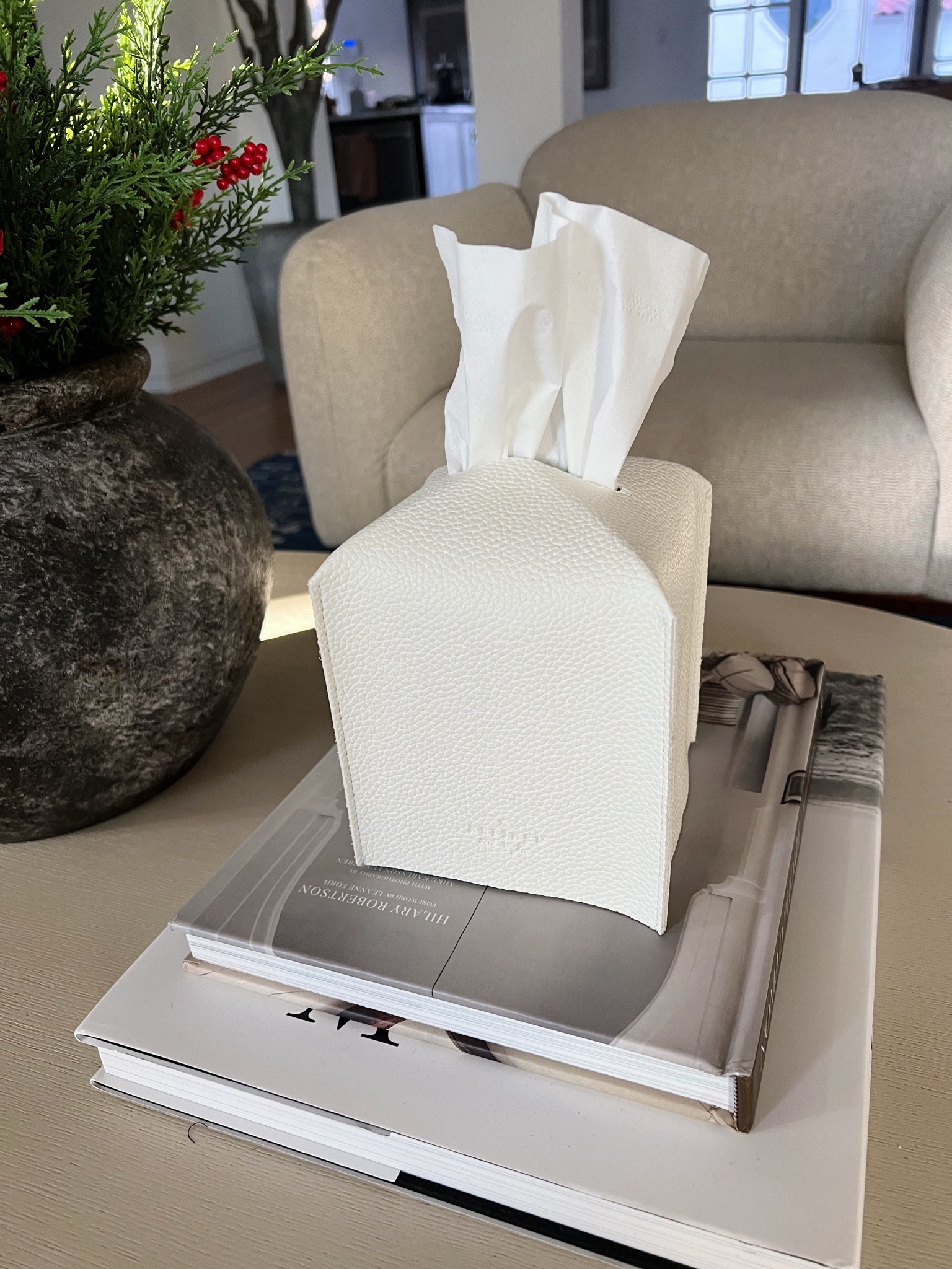 The best $10 leather tissue box cover 

#LTKhome #LTKunder100 #LTKunder50