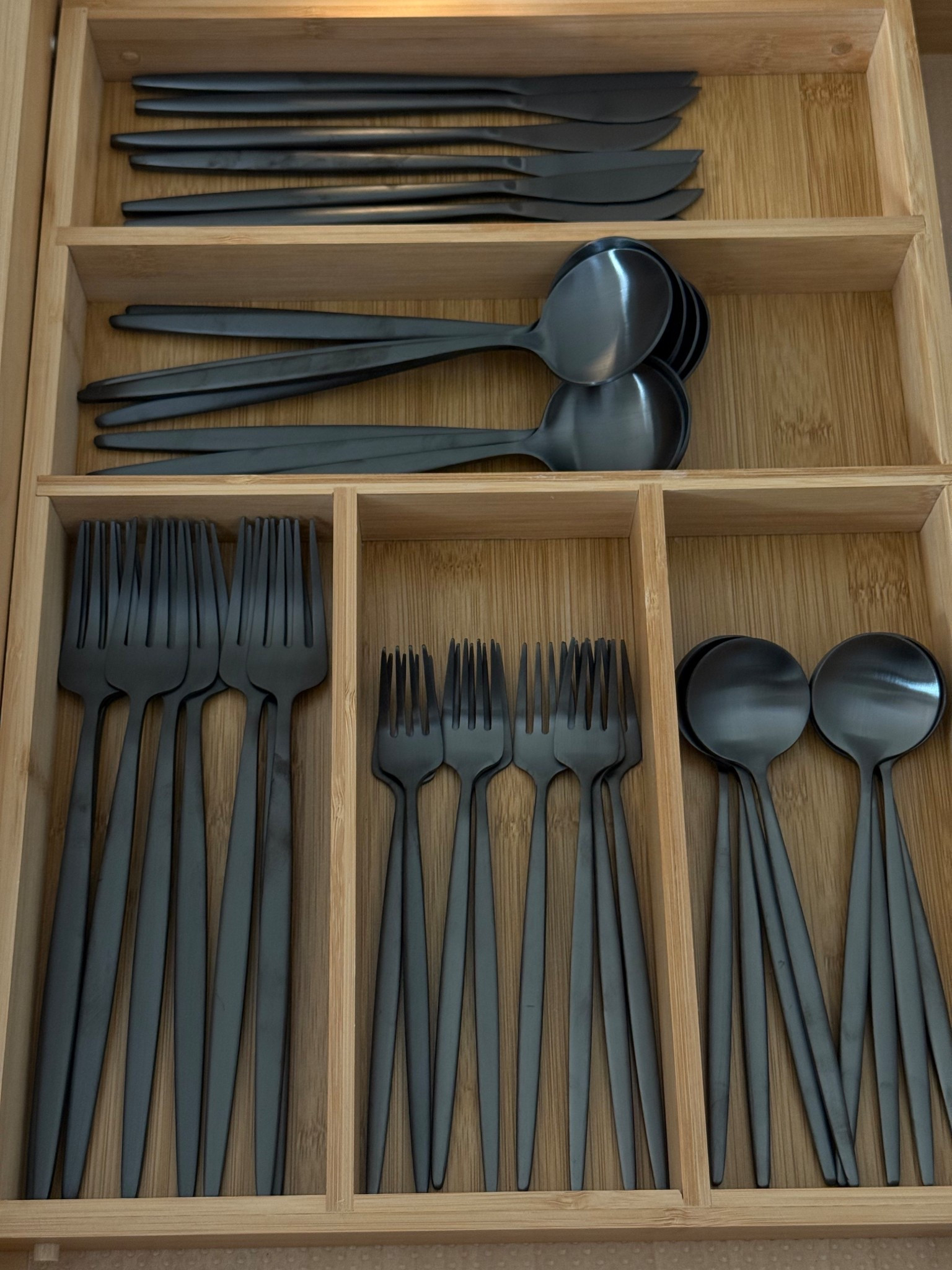Amazon black silverware set 🖤

#LTKHome #LTKFindsUnder50 #LTKSaleAlert