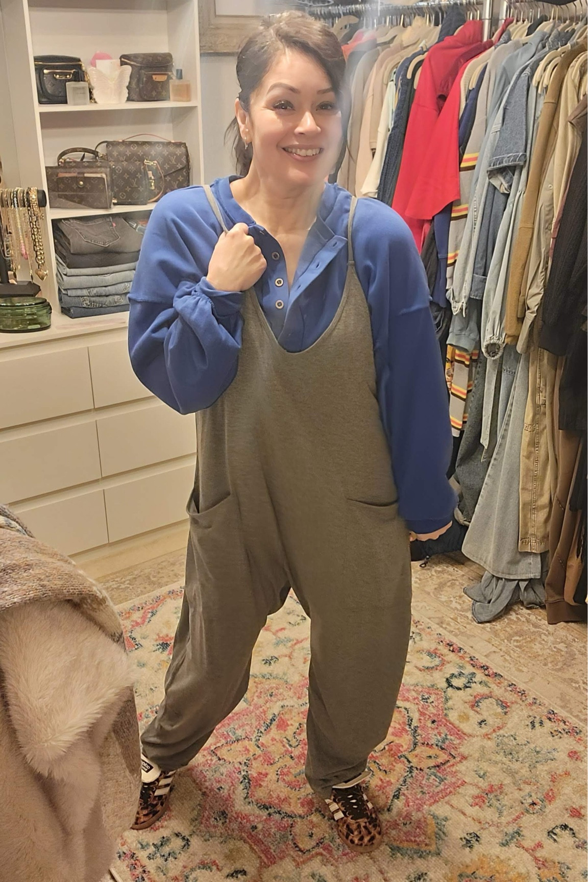 Wearing a medium in the pull over. Small in the jumpsuit 


#LTKSaleAlert #LTKU #LTKActive