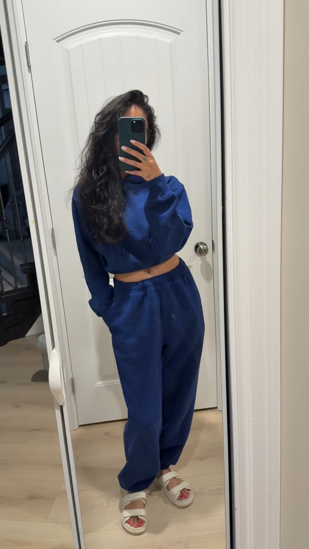 Living for this colour and sweat set all fall 💙

Fall outfit
Matching set
Sweat set
Sweatpants 
Travel outfit
Aritzia 

#LTKtravel #LTKgiftguide #LTKcanada