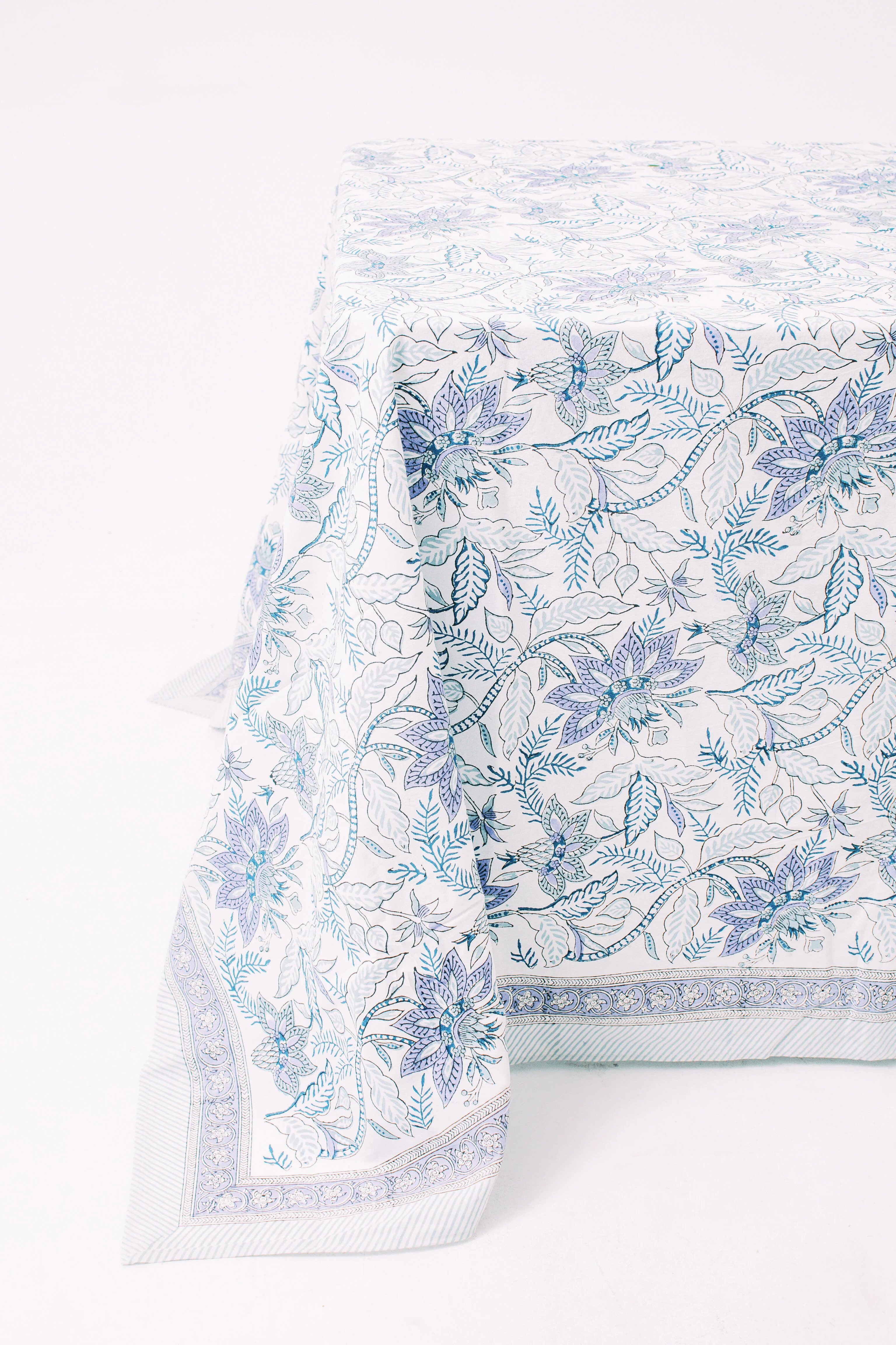Aegean Chintz Tablecloth | Tuckernuck (US)
