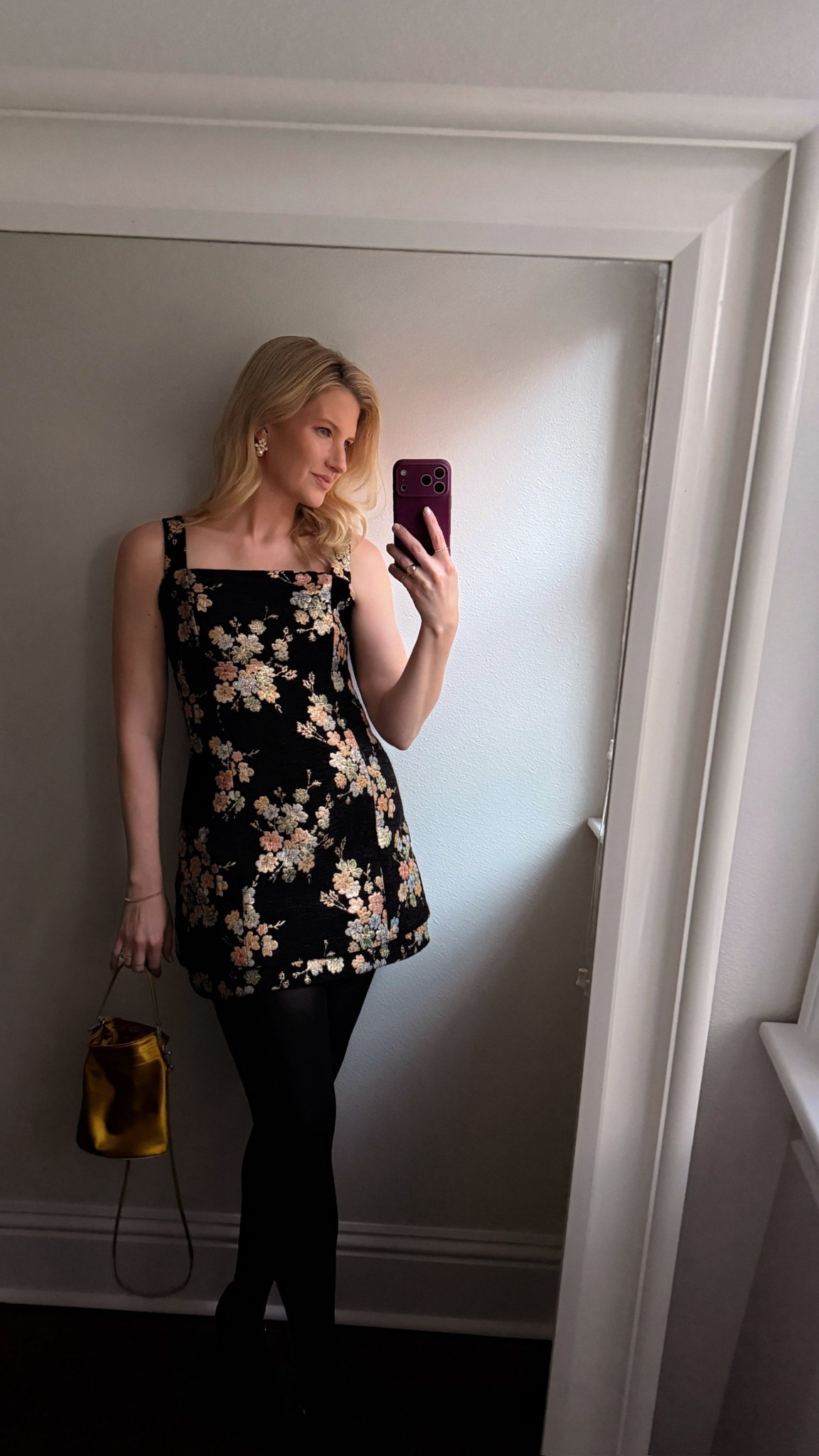 the perfect mini dress 🖤

#LTKootd #LTKHoliday