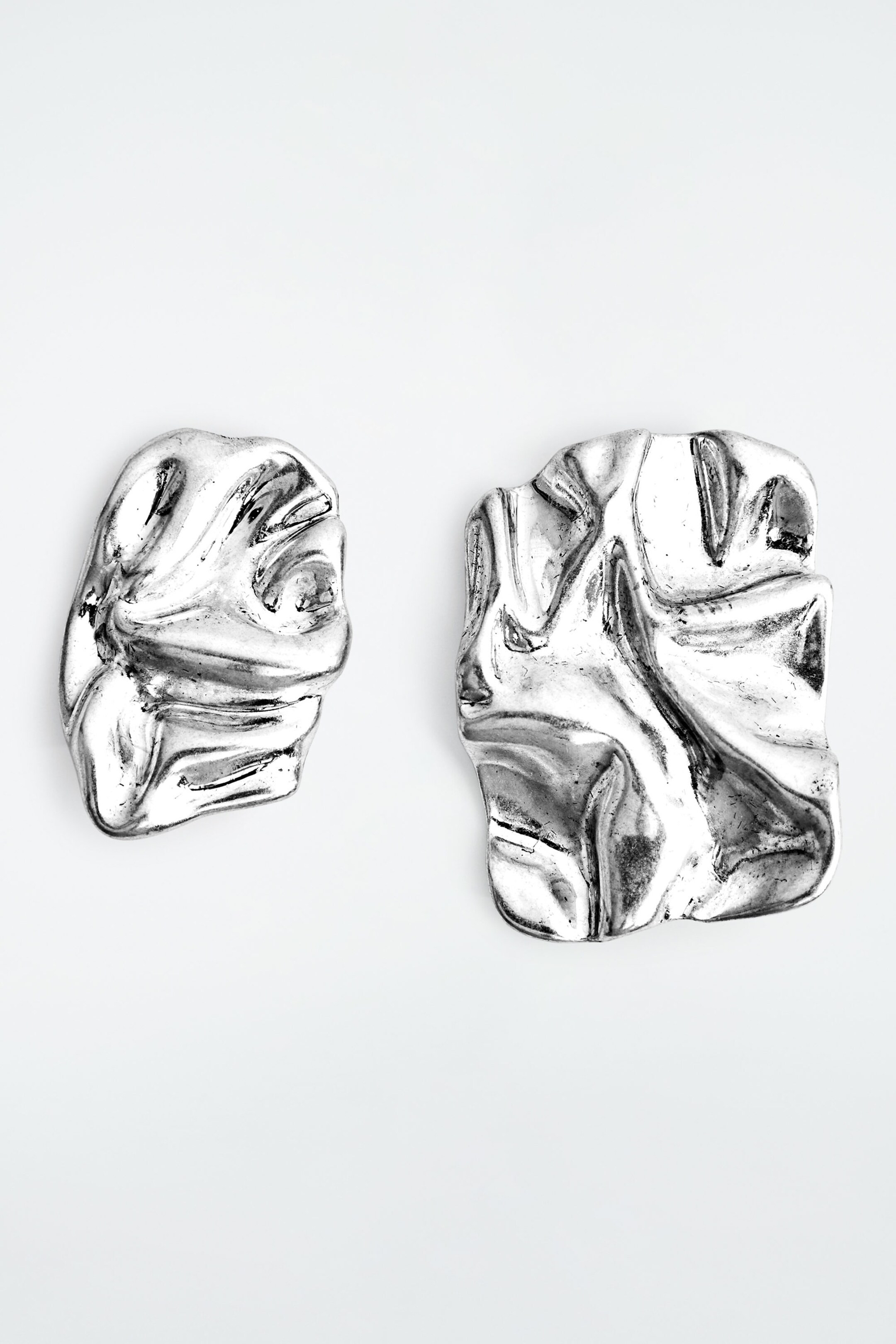 UNGLEICHE OHRRINGE - SILBER | COS (EU)