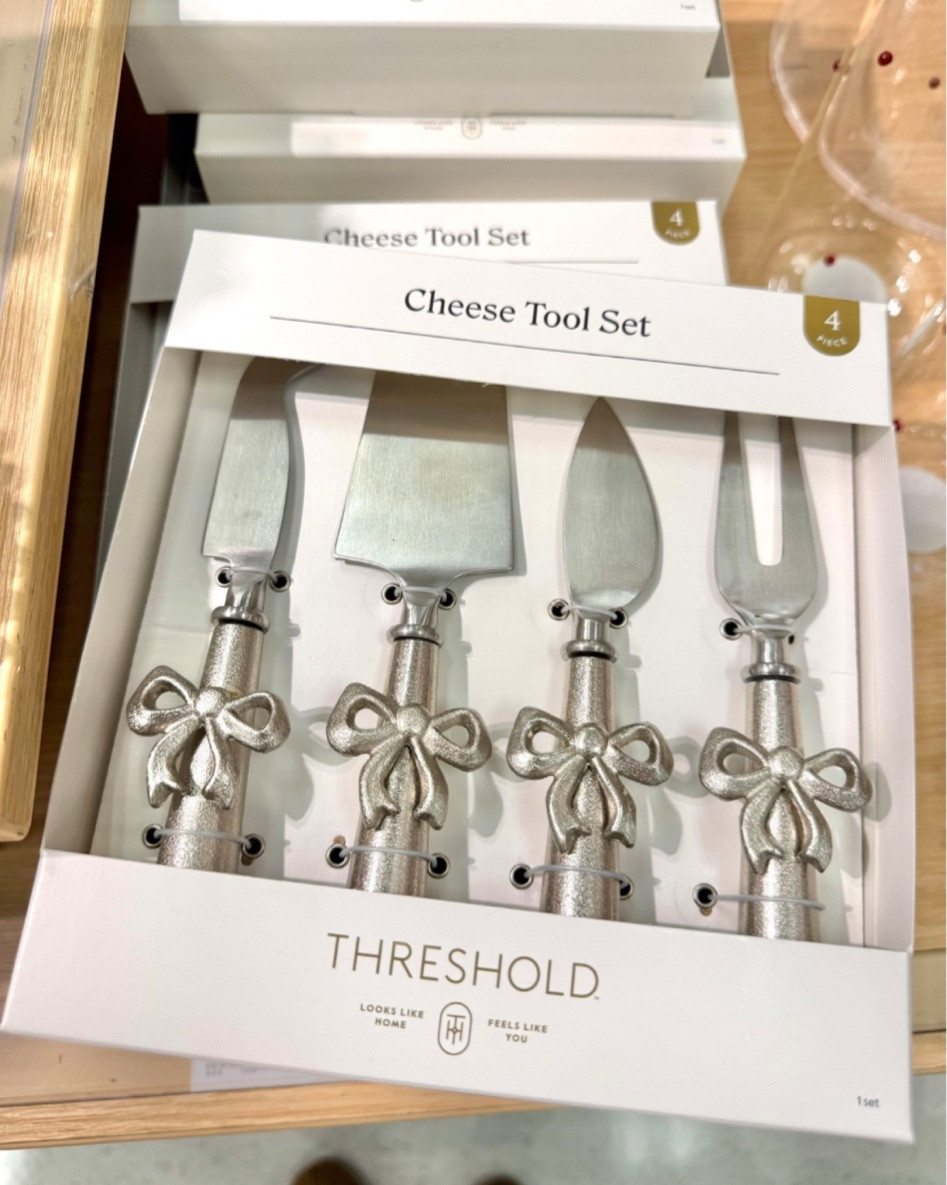 Absolutely obsessed with these charcuterie knives on sale now! The bows are so adorable for valentine’s day. 

#LTKfoodie #LTKmomlife #LTKHome