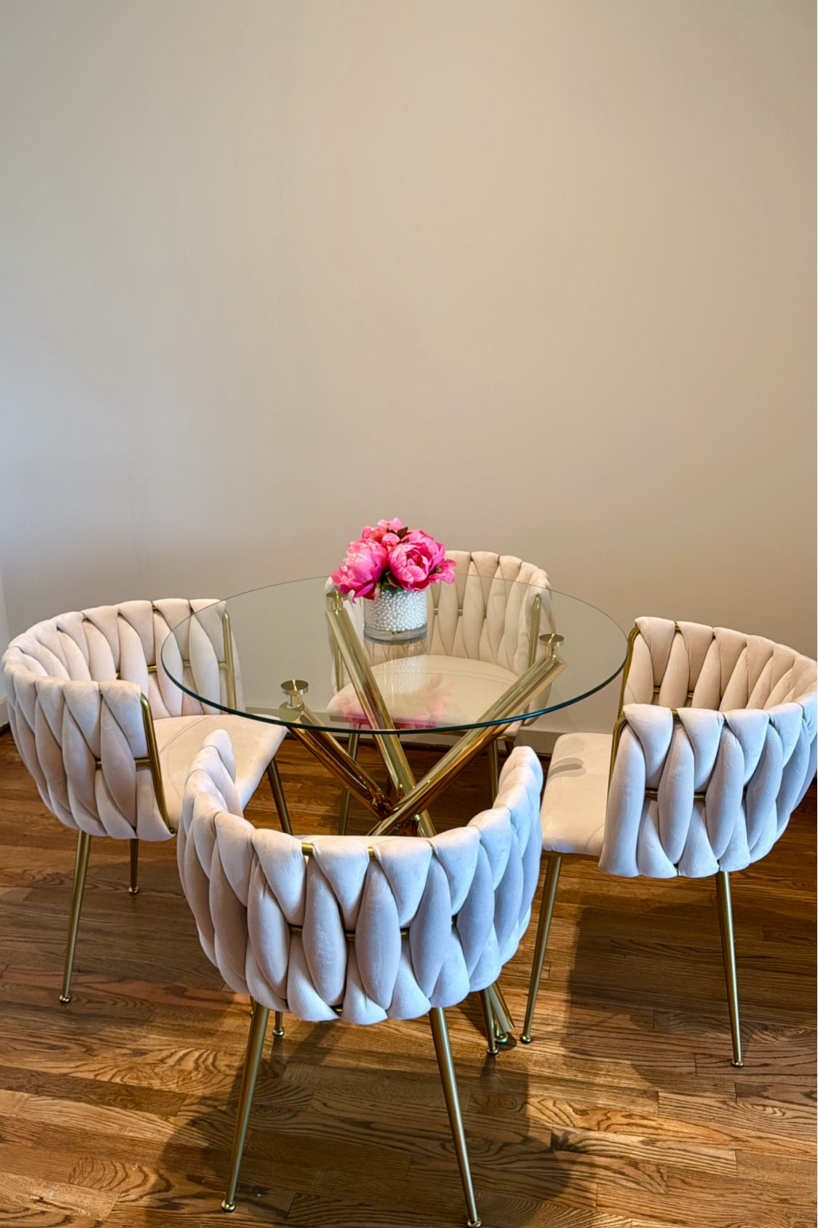 Obsessed w/ this new dining set at my new place ✨💕 #homedecor #lachiccouture#LTKMostLoved

#LTKHome #LTKStyleTip