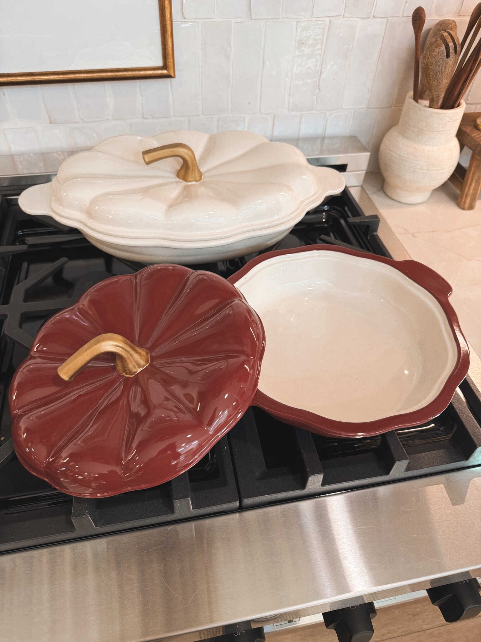 Some fall finds🤎🍂 I’ve always wanted some bakeware like that for the season but couldn’t justify it. The price / quality & COLORS of these is def worth it! 👏🏼  from @walmart 🎃 #walmartpartner 

Perfect for pies + all the seasonal goodies / hosting! 

Home bakeware / kitchen / pumpkin / dishes / baking / Holley Gabrielle / #liketkit

#LTKSeasonal #LTKHome #LTKFindsUnder100