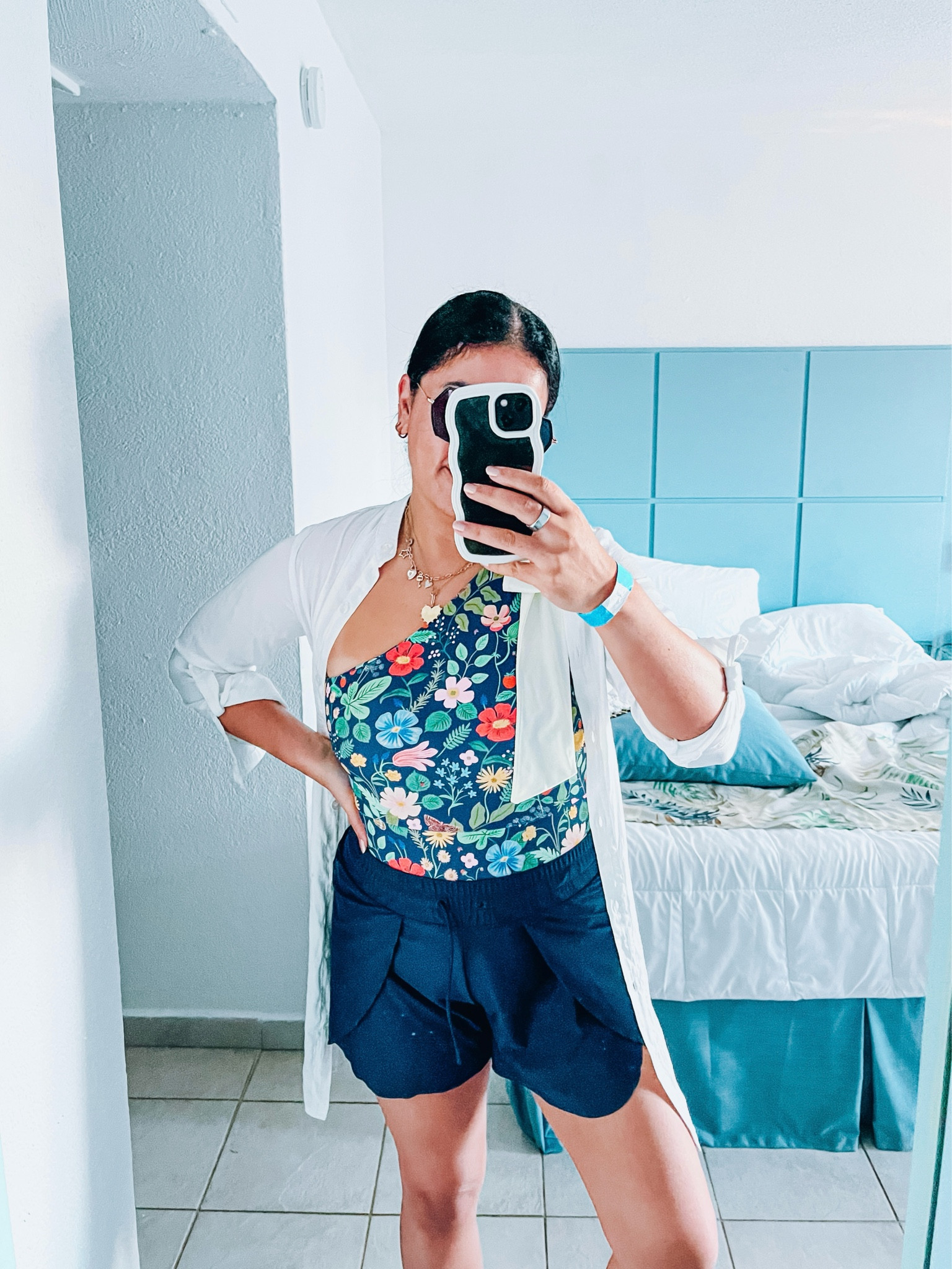 Summersalt
Swimsuit
Bahamas
Christmas vacation
Size 6 swim
Size S shorts 
Size XS shirt dress


#LTKHoliday #LTKSwim #LTKFindsUnder100