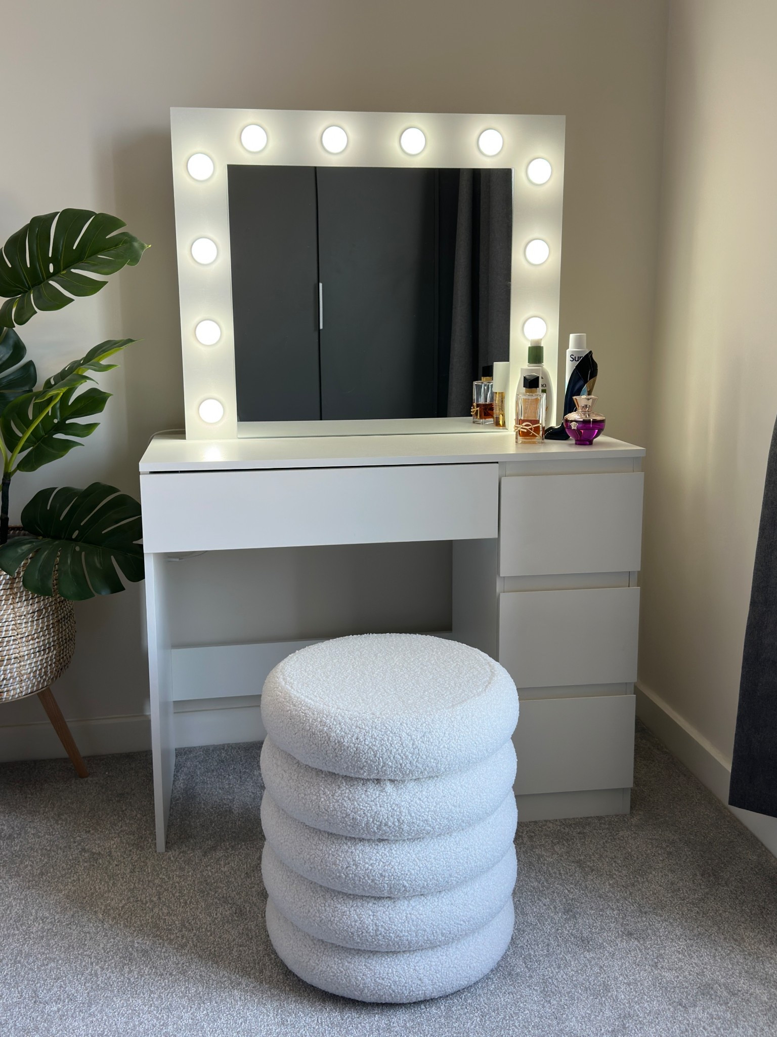 Vanity desk & chair!! 🤍

#LTKHome #LTKuk 

#LTKbeauty #LTKhome #LTKuk