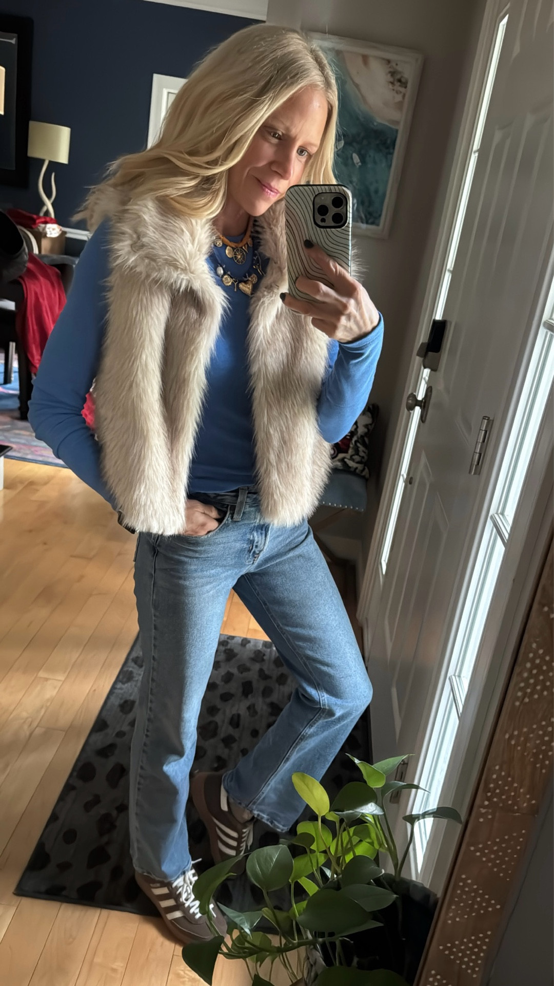 These long sleeve tees are my fave! Size up one. So soft and comfortable. 

#aeo #fauxfurvest

#LTKSaleAlert #LTKootd #LTKOver40