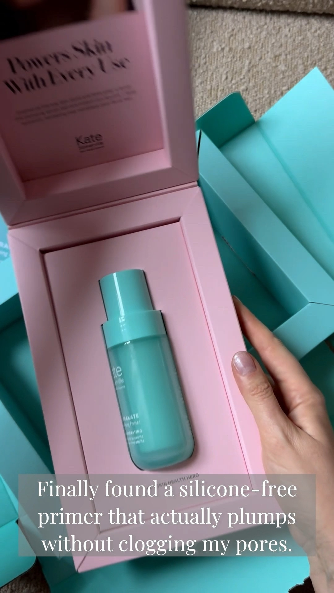 Finally found a silicone-free primer that actually plumps without clogging my pores.
This 7-way hyaluronic acid situation is exactly what my skin barrier needed today.
 

#LTKvlog #LTKBeauty