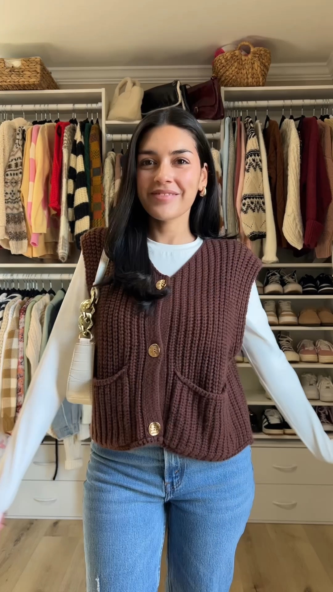 casual fall days call for easy layers 🍂 comfy jeans, a cozy sweater & sneakers that go with everything 👟 the perfect throw-on outfit for coffee runs, errands & those crisp autumn walks 🤎

#casualfalloutfit #falloutfitideas #ootdfall #fallstyle #casualoutfits #everydaystyle #fallootd #fallfashion #autumnoutfits #fallvibes 

#LTKSaleAlert #LTKFindsUnder50 #LTKSeasonal