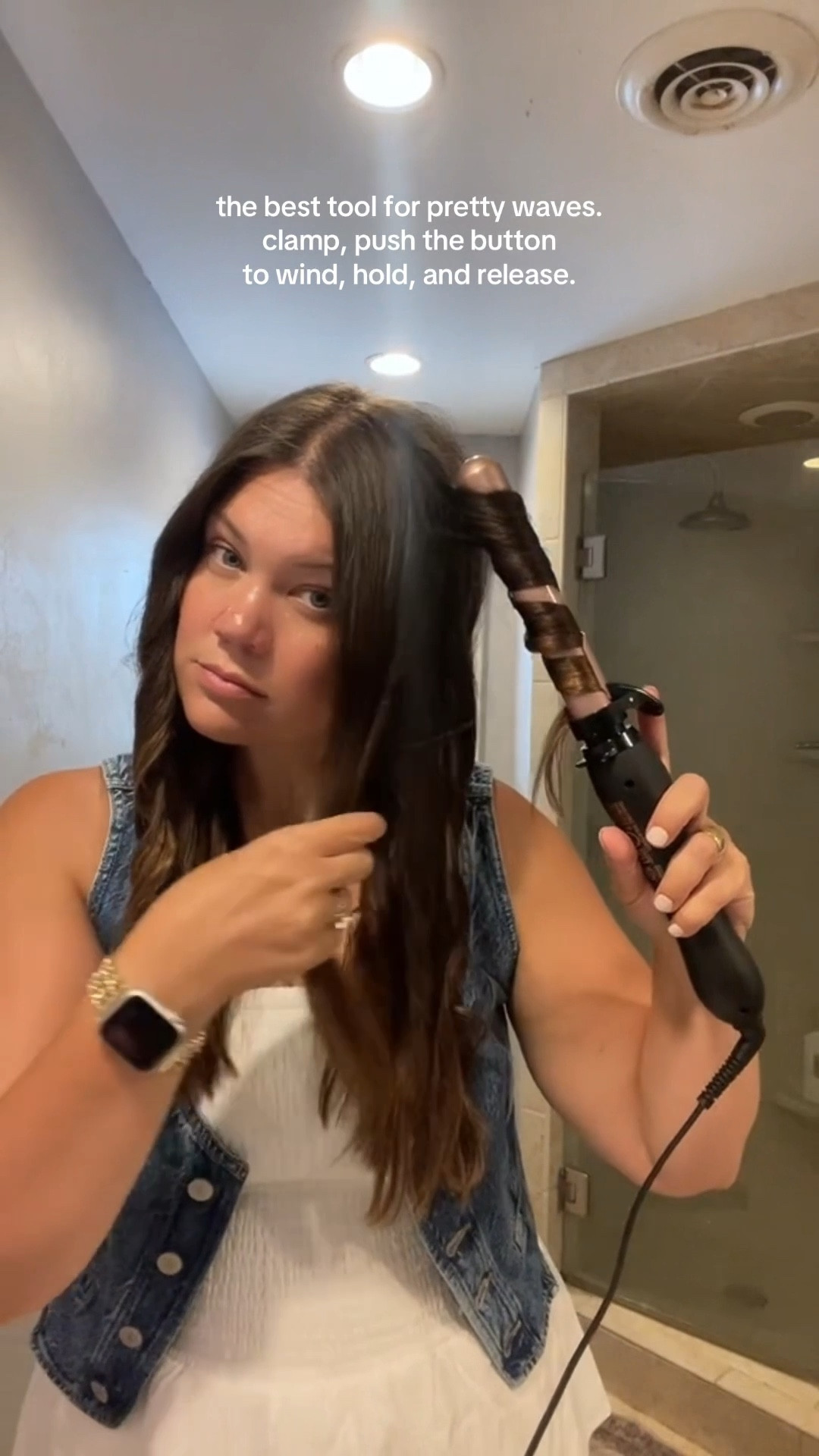 Forever obsessed with the Beachwaver for the easiest, quickest, prettiest waves #hairtutorial #beachwaves